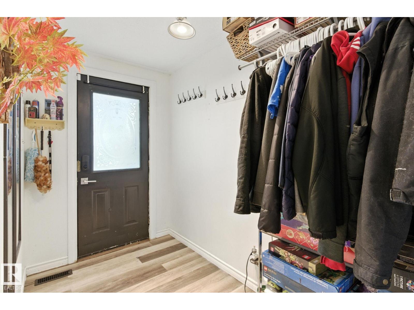 Property at 12975 118 ST NW image 3