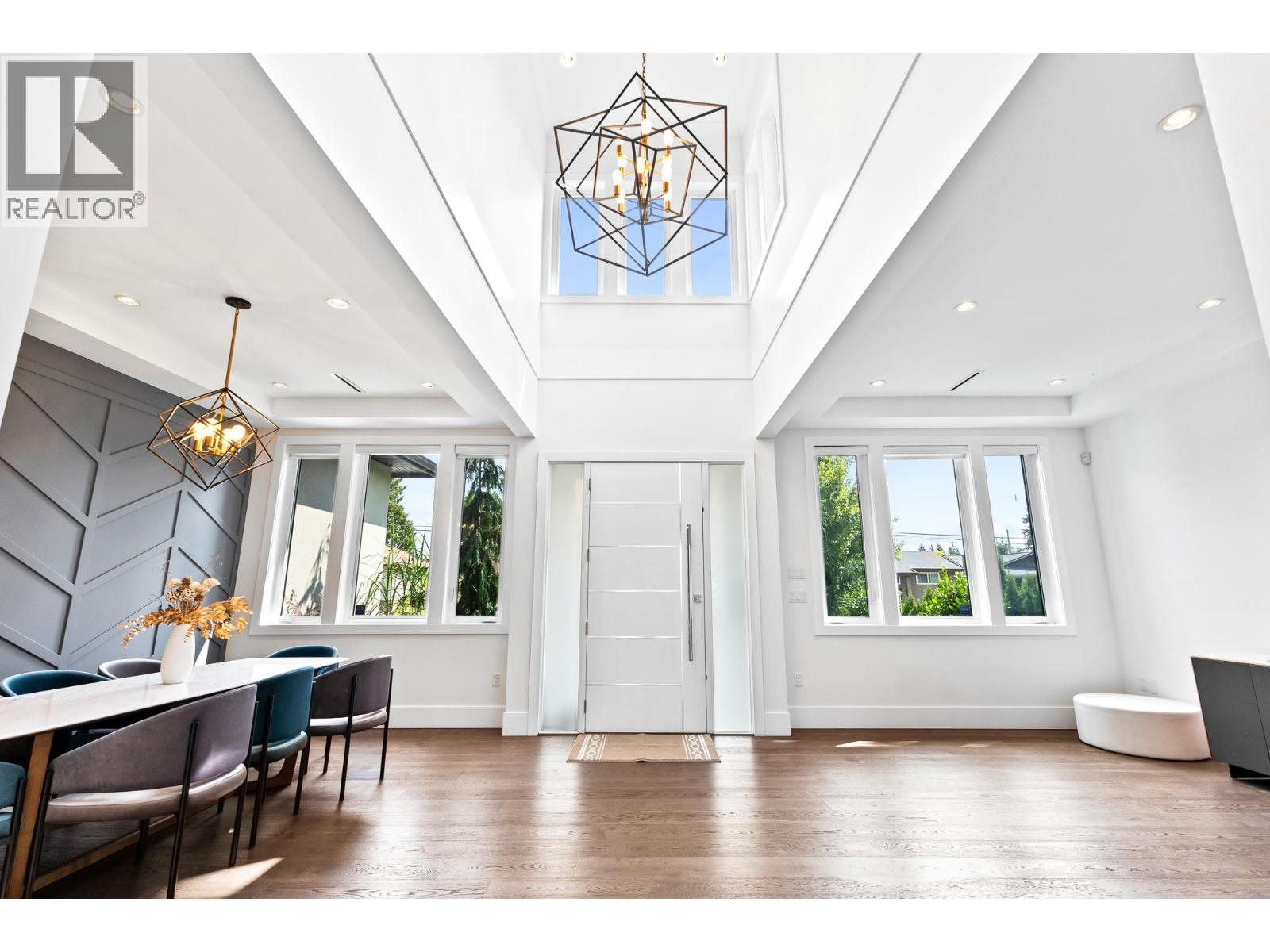 Property at 684 PORTER STREET image 3