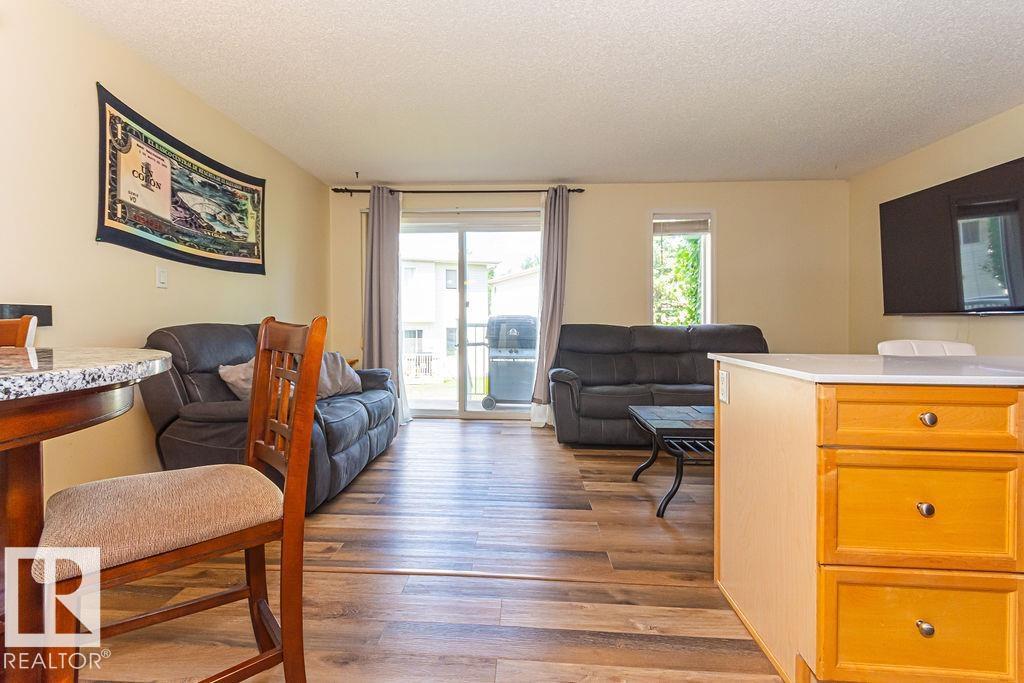 #56 451 Hyndman Cr Nw, Edmonton, Alberta  T5A 5J3 - Photo 4 - E4453066
