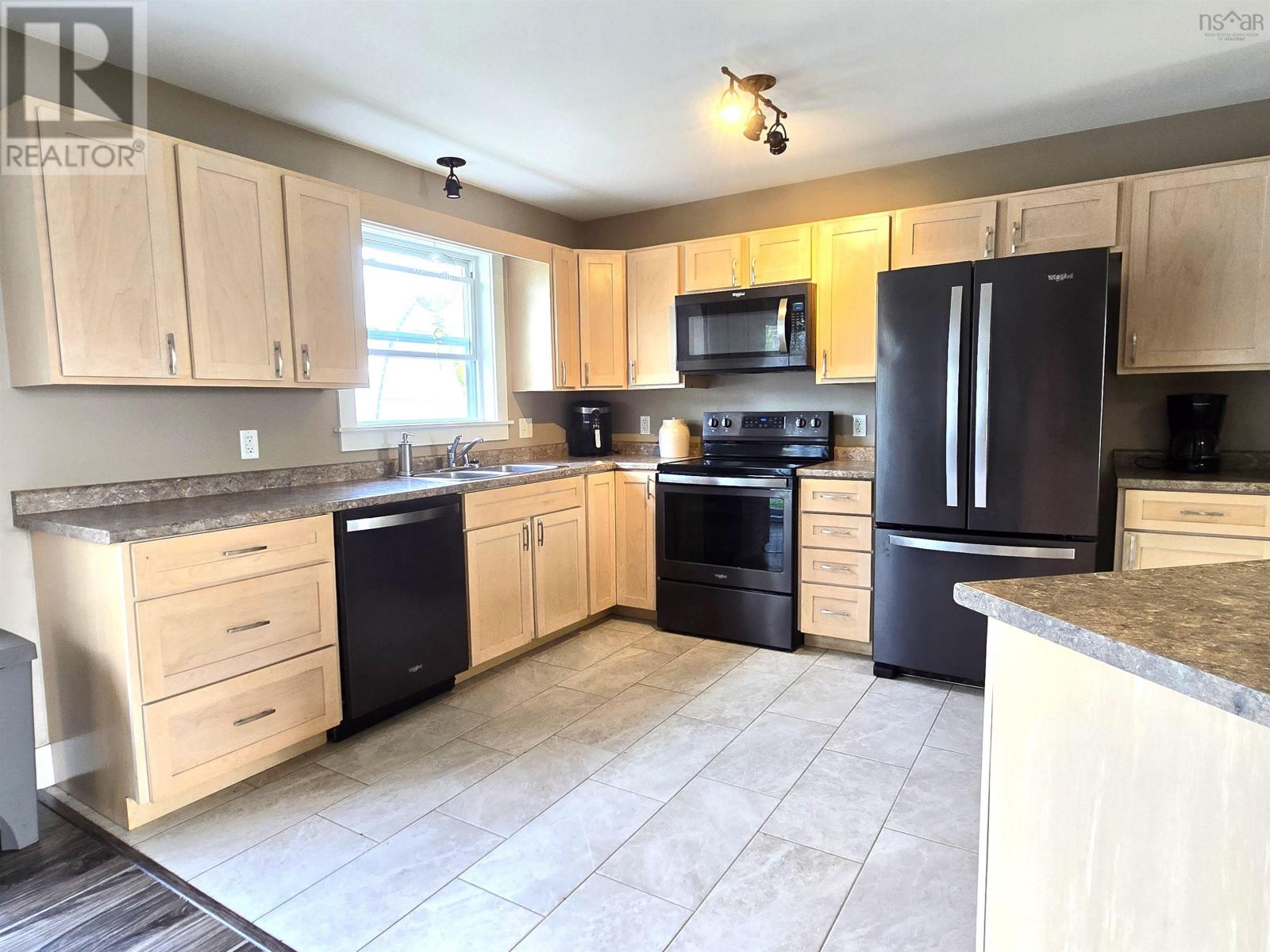 281 Heselton Drive, Ostrea Lake, Nova Scotia  B0J 2L0 - Photo 6 - 202514338