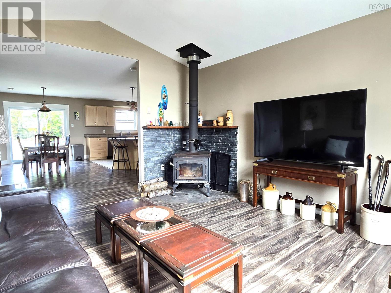 281 Heselton Drive, Ostrea Lake, Nova Scotia  B0J 2L0 - Photo 4 - 202514338