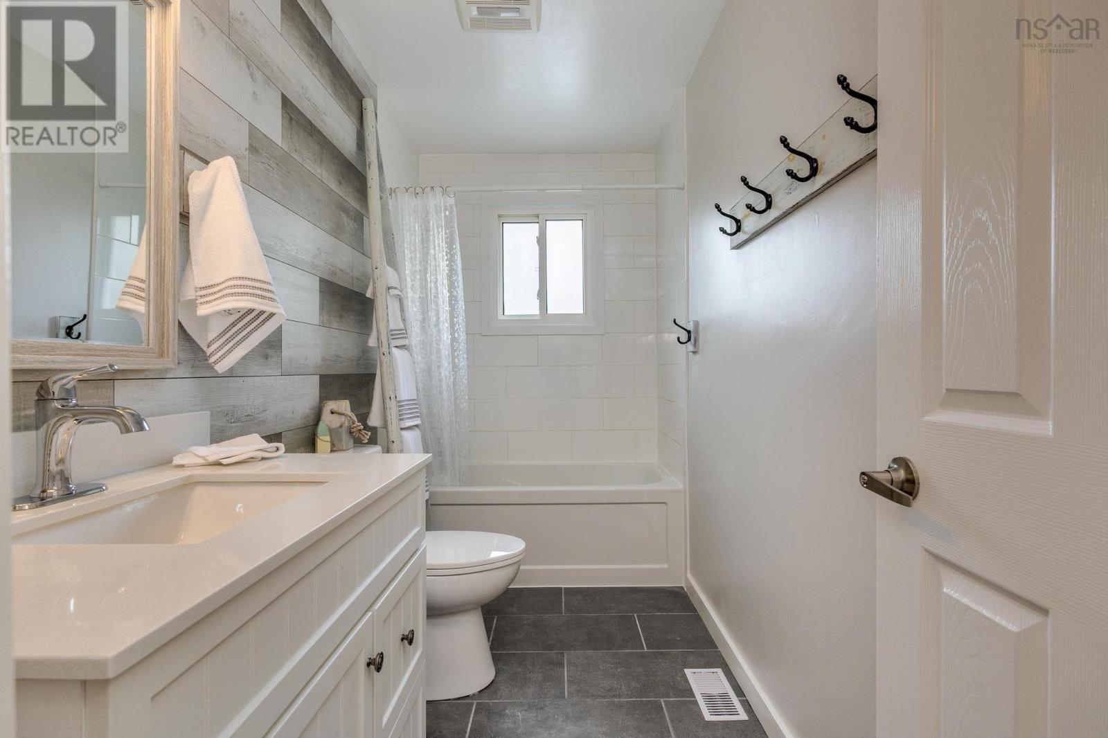 8 Hardisty Court, Cole Harbour, Nova Scotia  B2V 1K9 - Photo 17 - 202515430