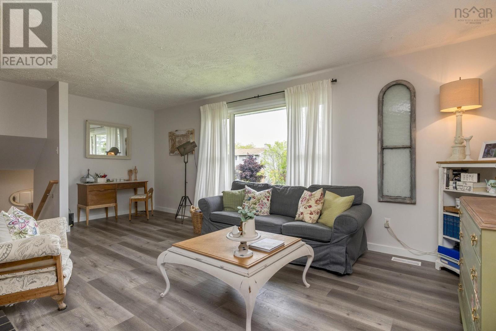 8 Hardisty Court, Cole Harbour, Nova Scotia  B2V 1K9 - Photo 6 - 202515430