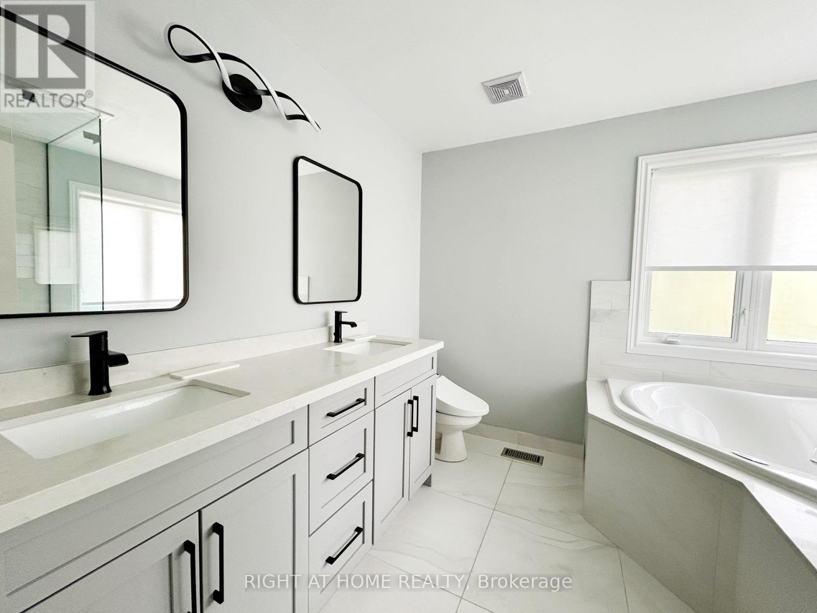 5515 Doctor Peddle Crescent, Mississauga, Ontario  L5M 0K6 - Photo 23 - W12345874