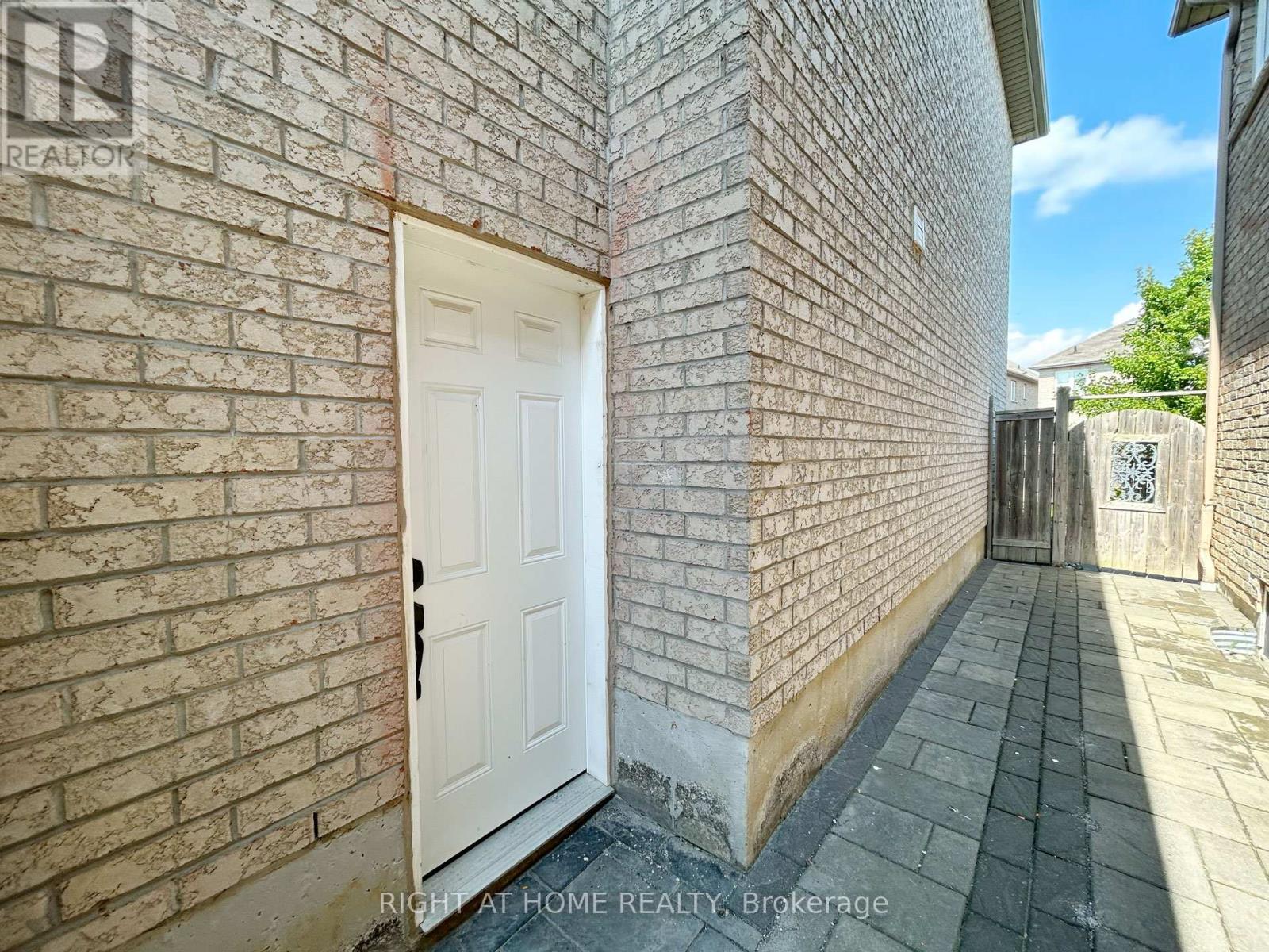 5515 Doctor Peddle Crescent, Mississauga, Ontario  L5M 0K6 - Photo 36 - W12345874