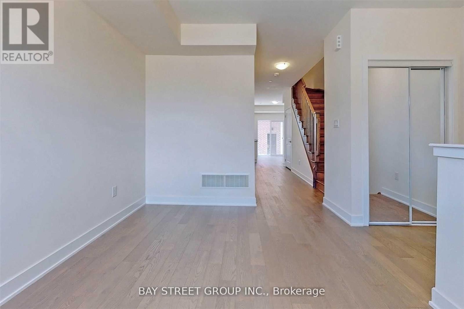 109 Frederick Tisdale Drive, Toronto, Ontario  M3K 0C6 - Photo 4 - W12345928