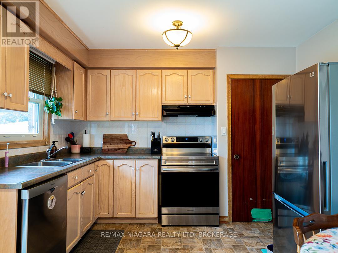 15 Michael Drive S, Port Colborne (Sugarloaf), Ontario  L3K 3C3 - Photo 11 - X12345982