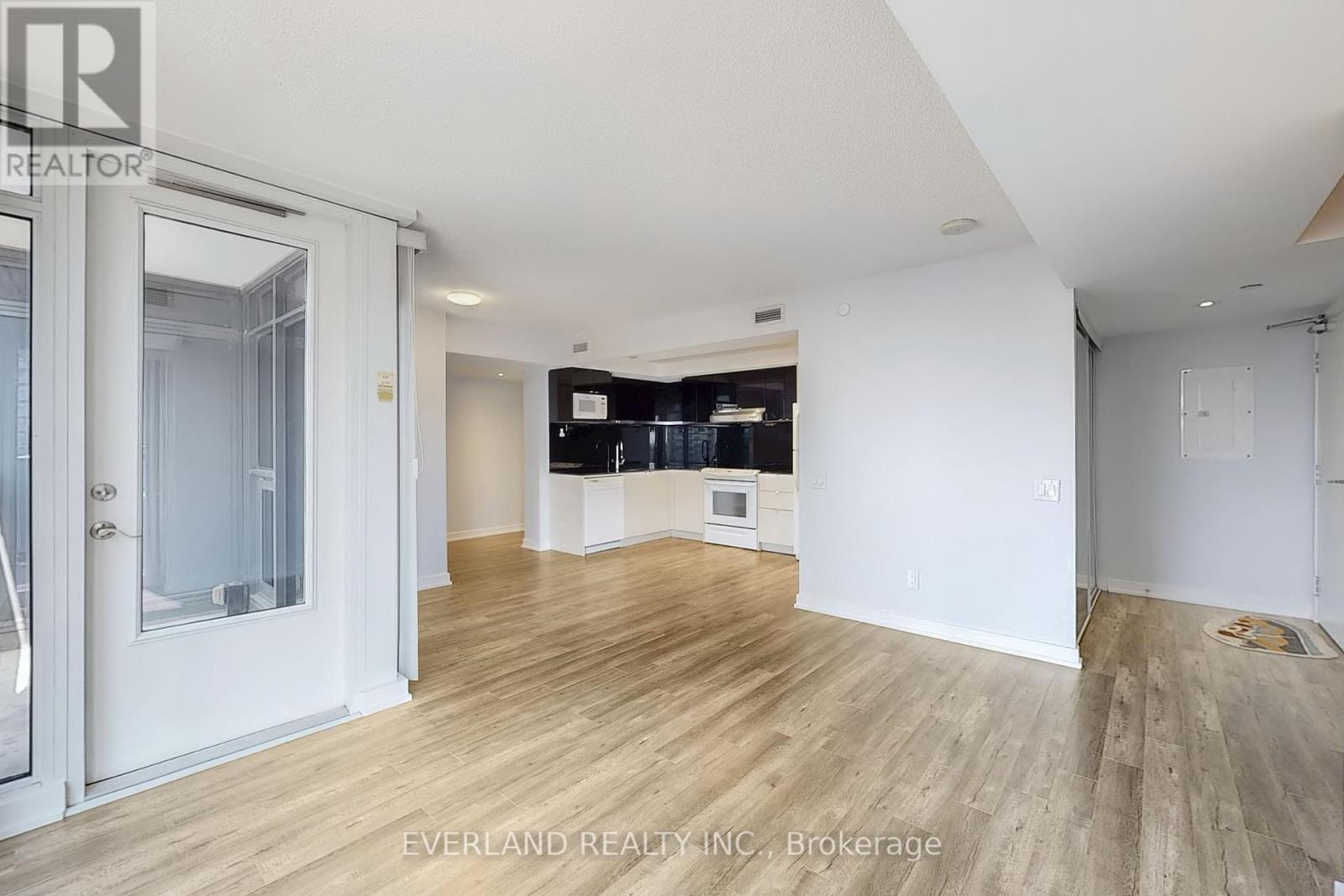 2007 - 72 Esther Shiner Boulevard, Toronto, Ontario  M2K 2X9 - Photo 8 - C12345947
