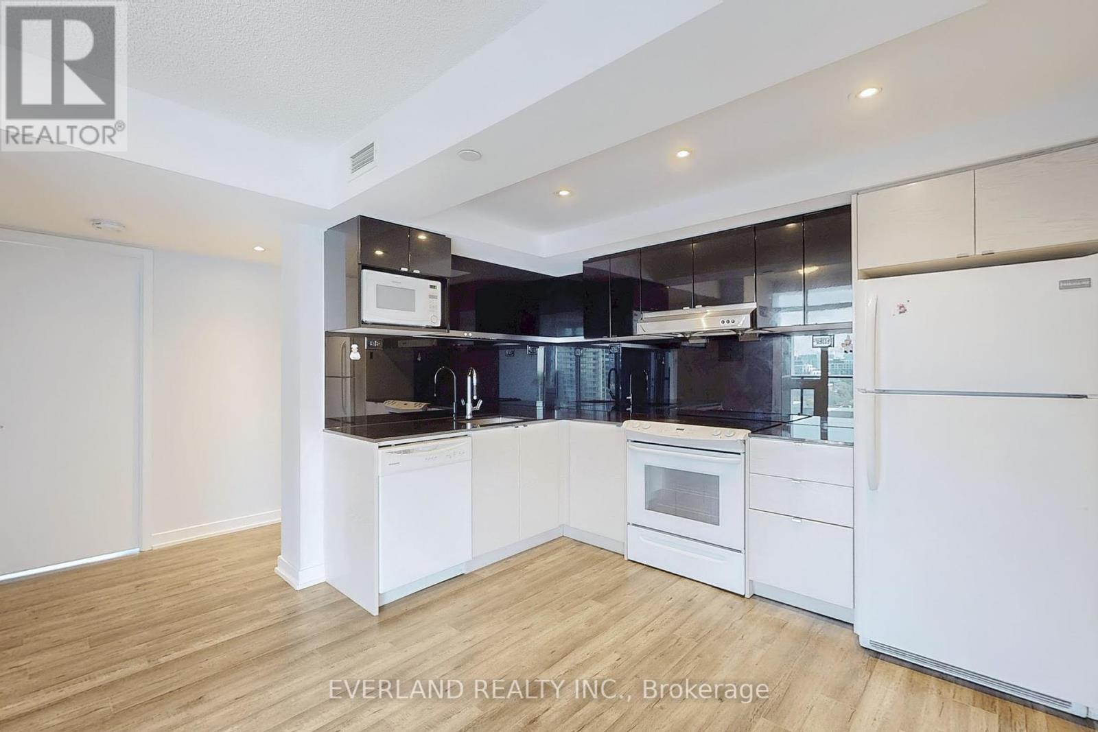 2007 - 72 Esther Shiner Boulevard, Toronto, Ontario  M2K 2X9 - Photo 9 - C12345947