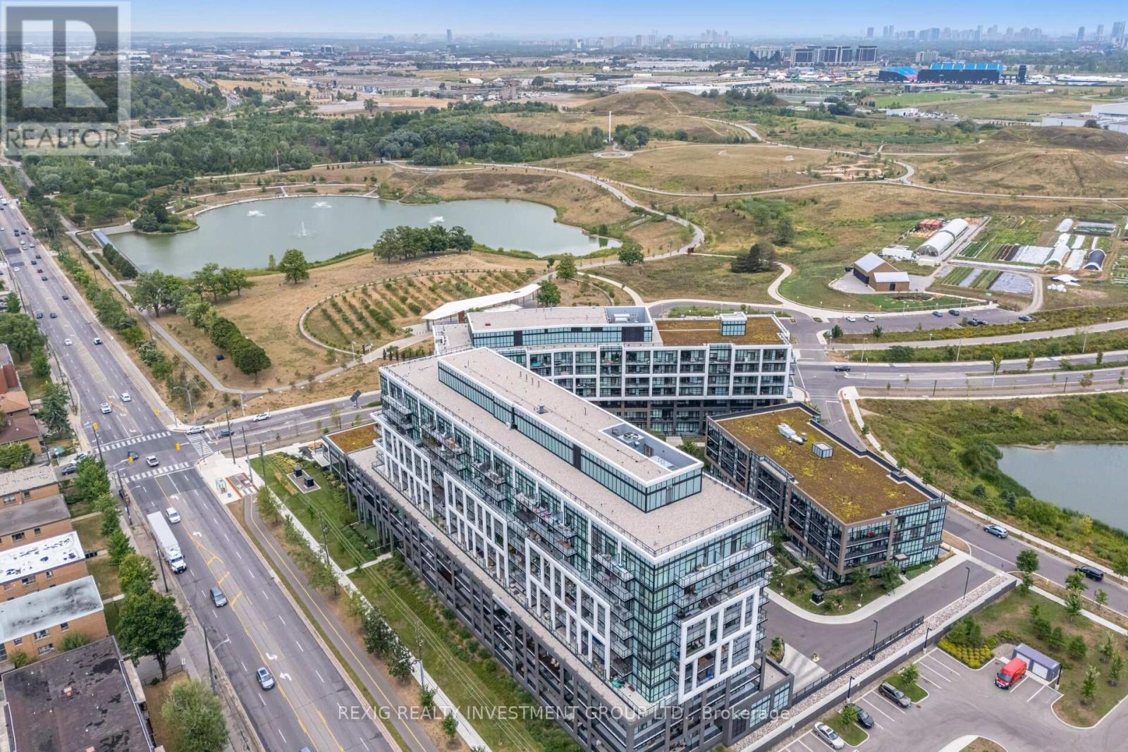 723 - 50 George Butchart Drive, Toronto, Ontario  M3M 2H3 - Photo 2 - W12345934