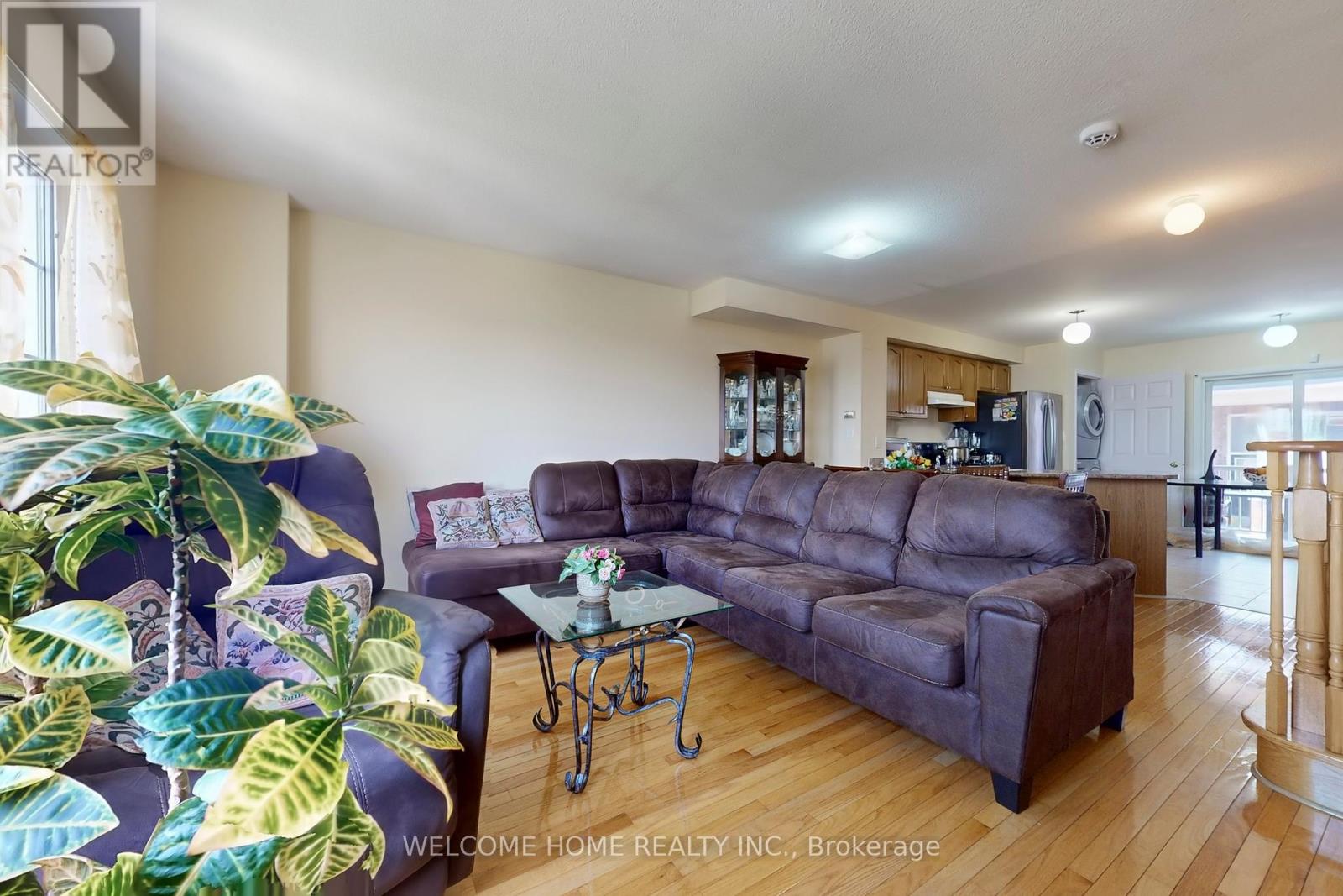Property at 107 TORBARRIE ROAD image 3