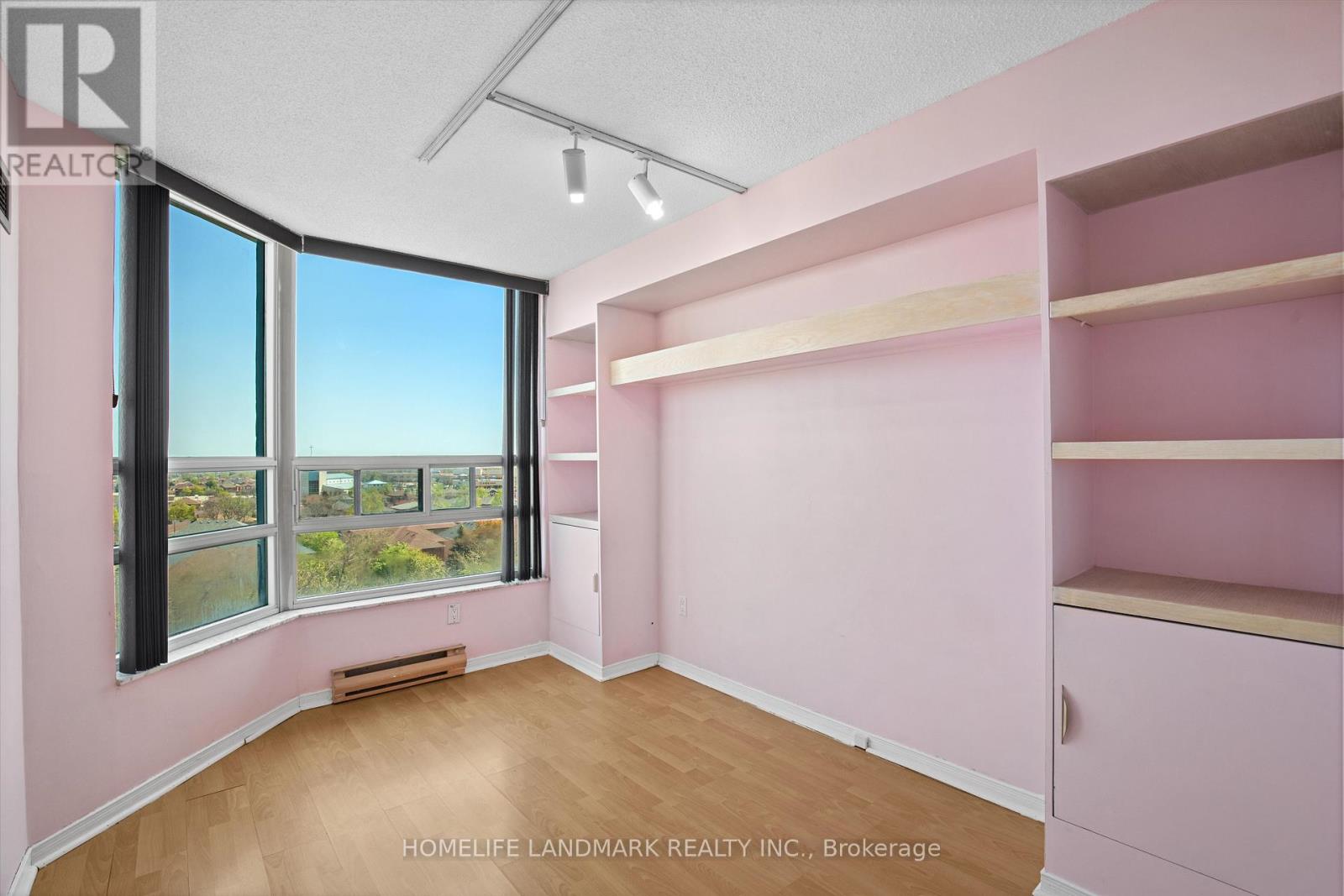 704 - 250 Webb Drive, Mississauga, Ontario  L5B 3Z4 - Photo 15 - W12345939