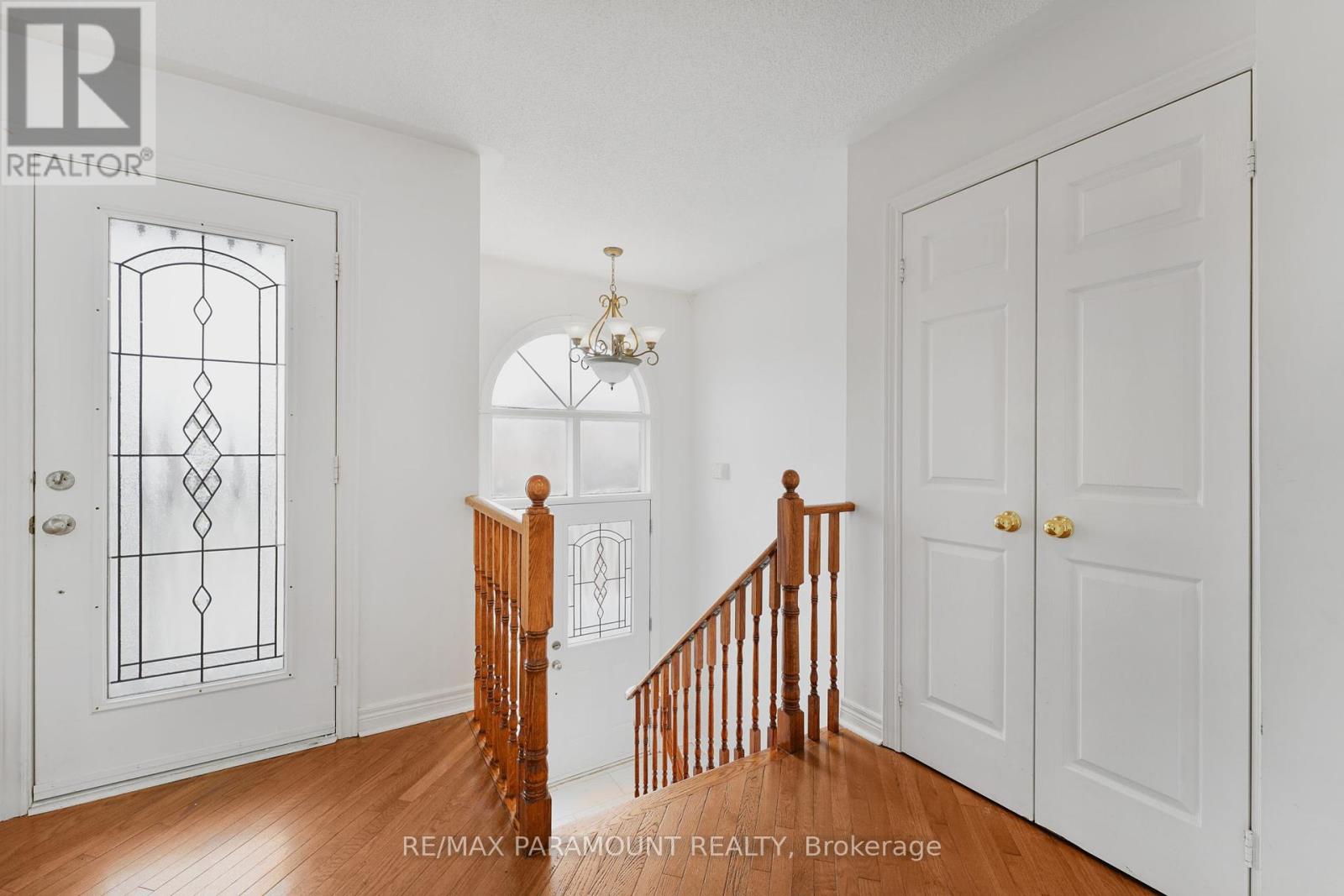 4 Summerdale Crescent, Brampton, Ontario  L6X 4V8 - Photo 4 - W12345963