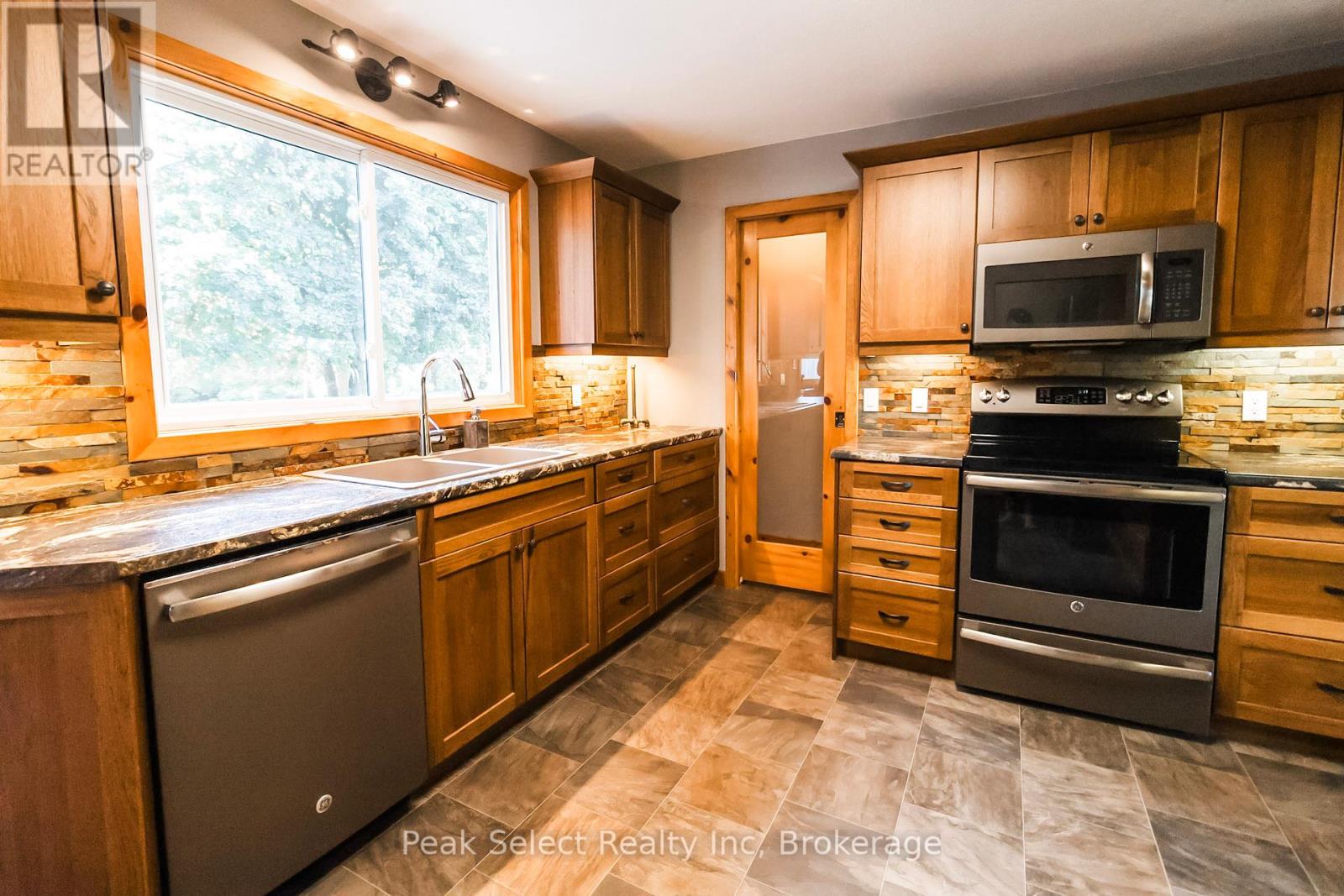 70341 Road 164 Road, South Huron, Ontario  N0K 1K0 - Photo 8 - X12346012