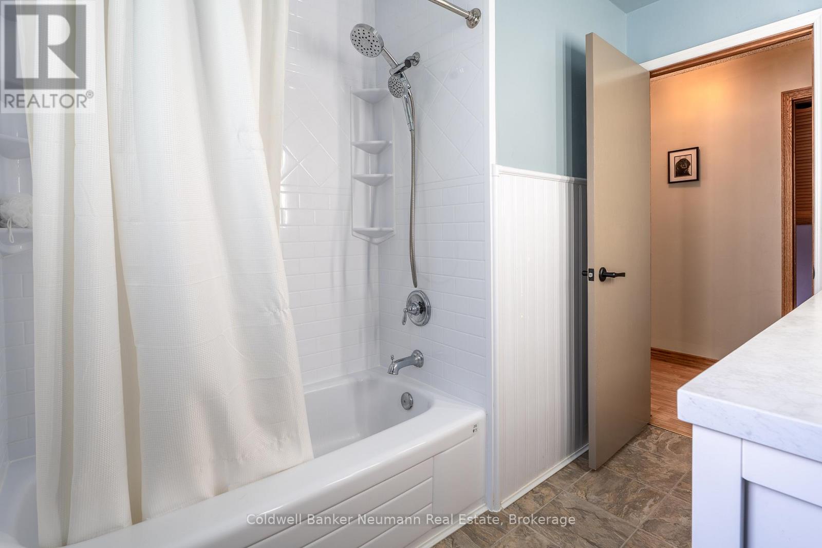 209 Wellington Street, Centre Wellington, Ontario  N1M 3E1 - Photo 21 - X12346016
