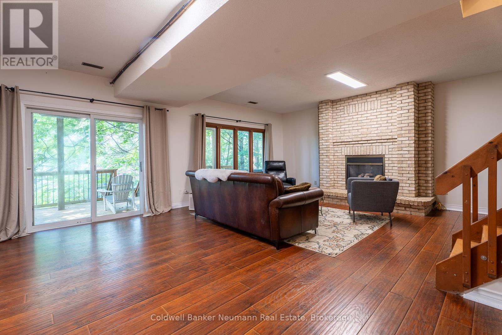 209 Wellington Street, Centre Wellington, Ontario  N1M 3E1 - Photo 27 - X12346016