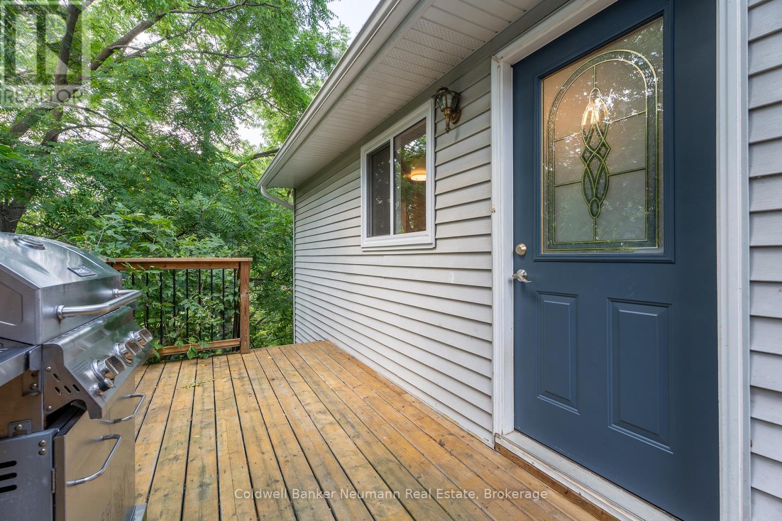 209 Wellington Street, Centre Wellington, Ontario  N1M 3E1 - Photo 3 - X12346016