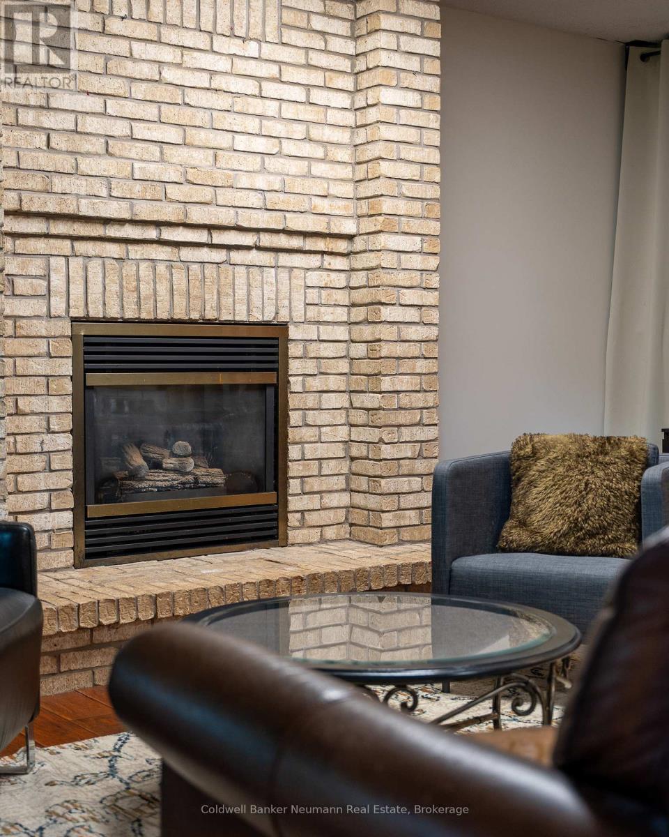 209 Wellington Street, Centre Wellington, Ontario  N1M 3E1 - Photo 30 - X12346016