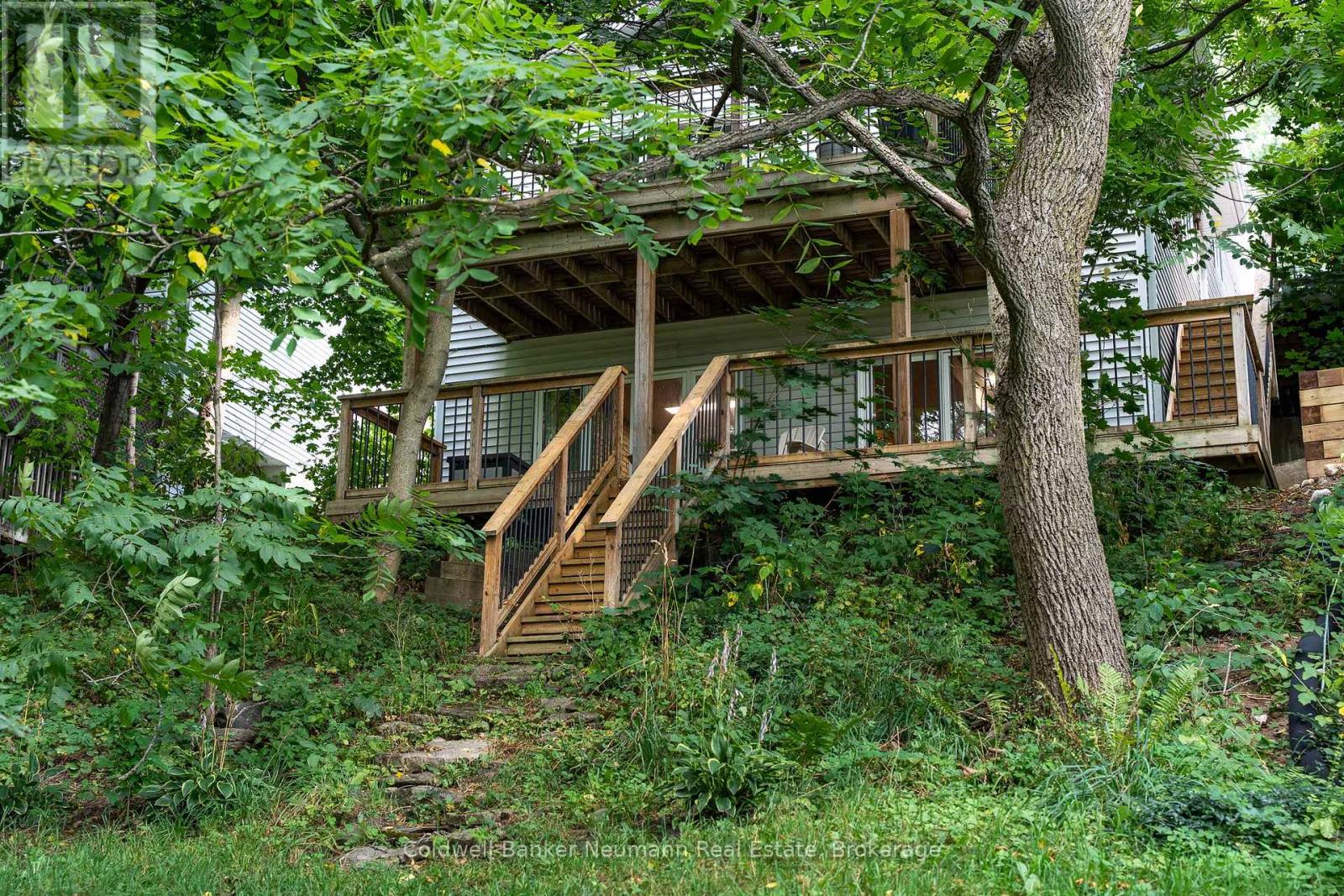 209 Wellington Street, Centre Wellington, Ontario  N1M 3E1 - Photo 36 - X12346016