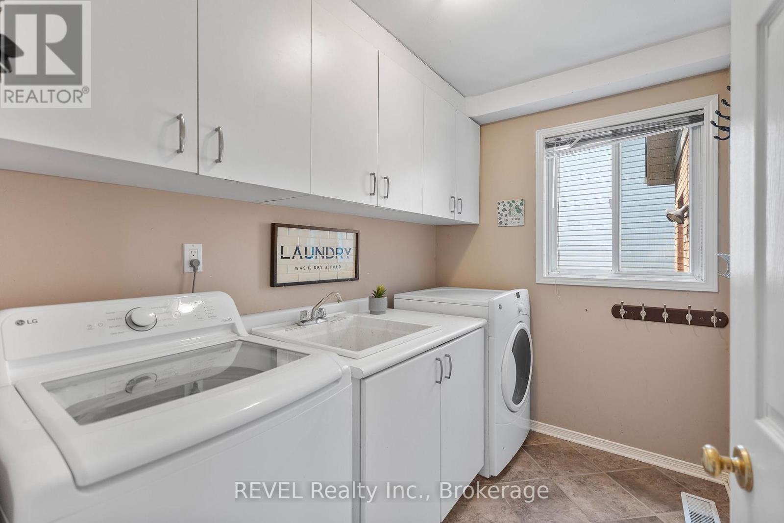 19 Crysler Crescent, Thorold, Ontario  L2V 5A2 - Photo 20 - X12346004