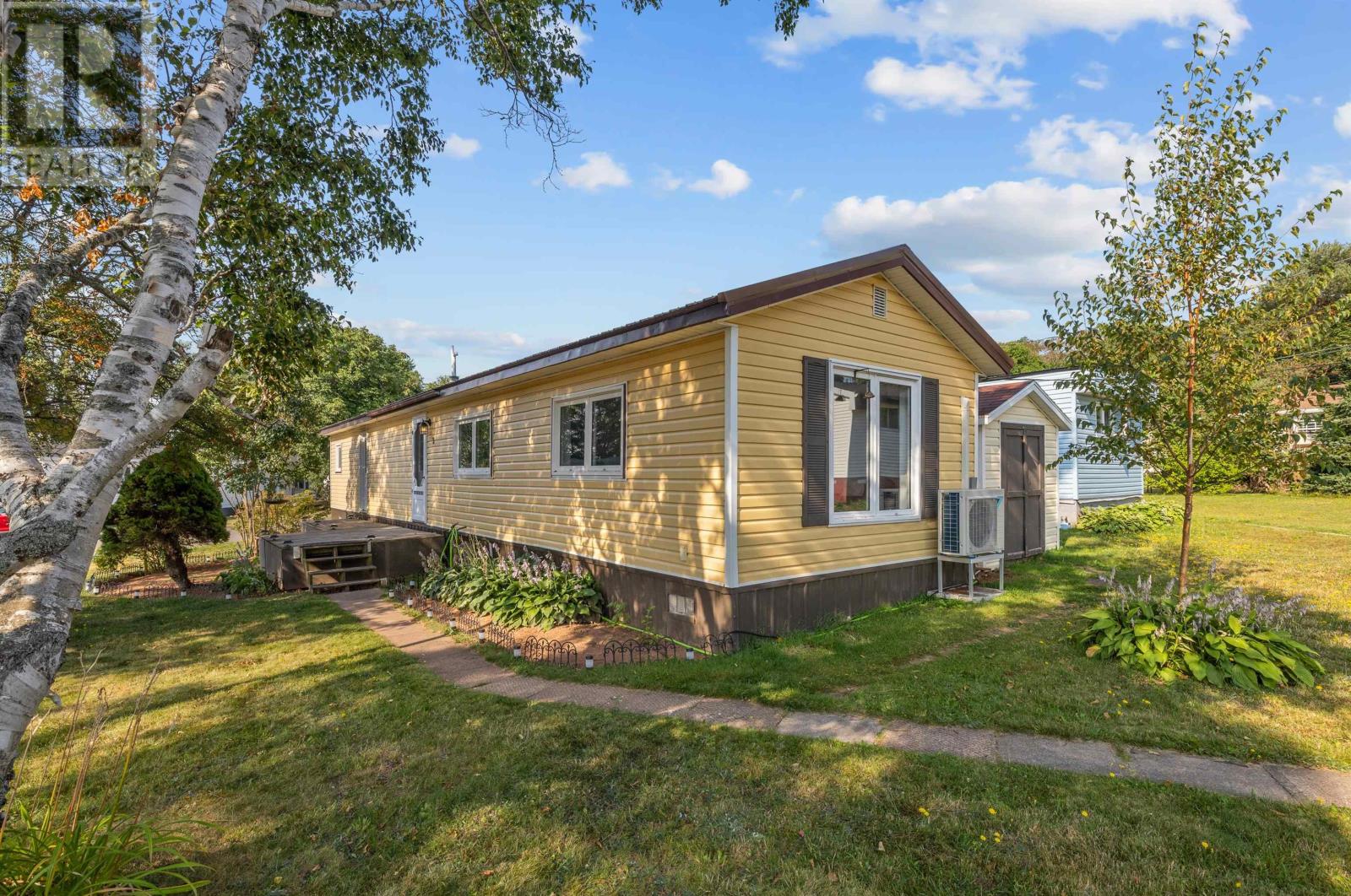 2 Manor Drive, Charlottetown, Prince Edward Island  C1A 6R3 - Photo 1 - 202520674