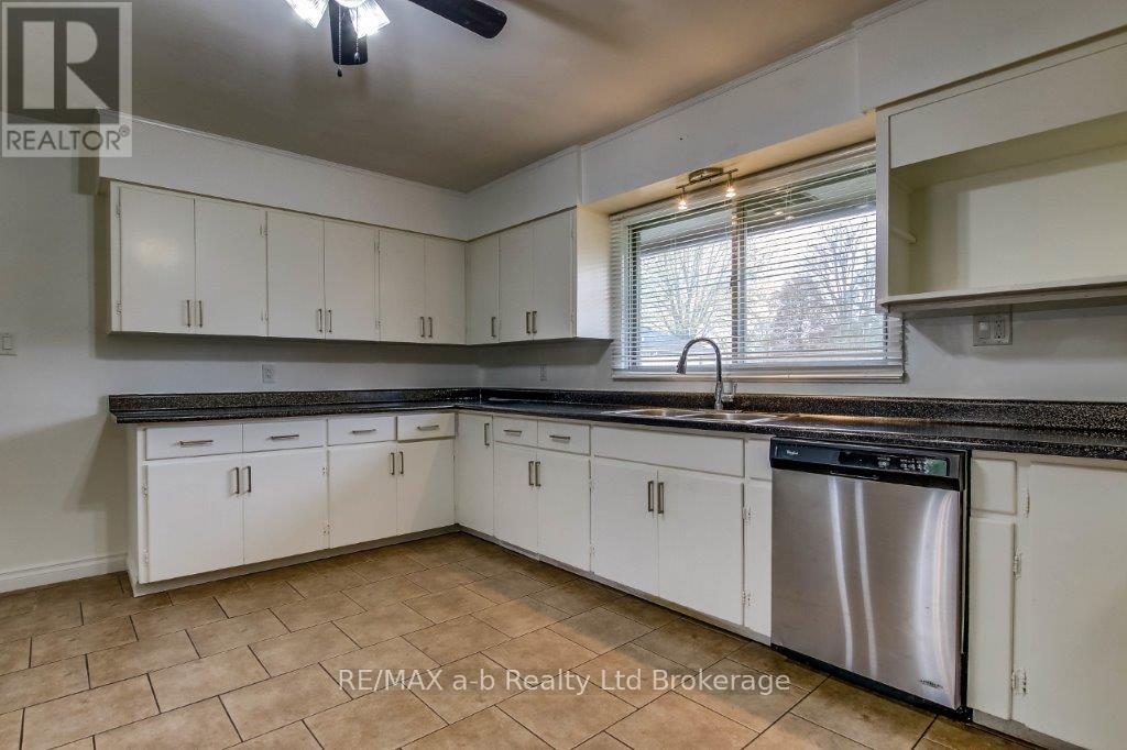 9 Duncan Street, Tillsonburg, Ontario  N4G 2N7 - Photo 15 - X12343954