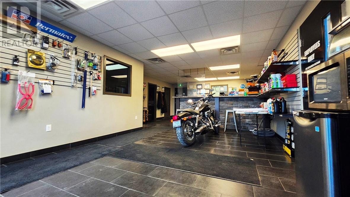 710 Vermilion Lake Road, Chelmsford, Ontario  P0M 1L0 - Photo 2 - 2124129