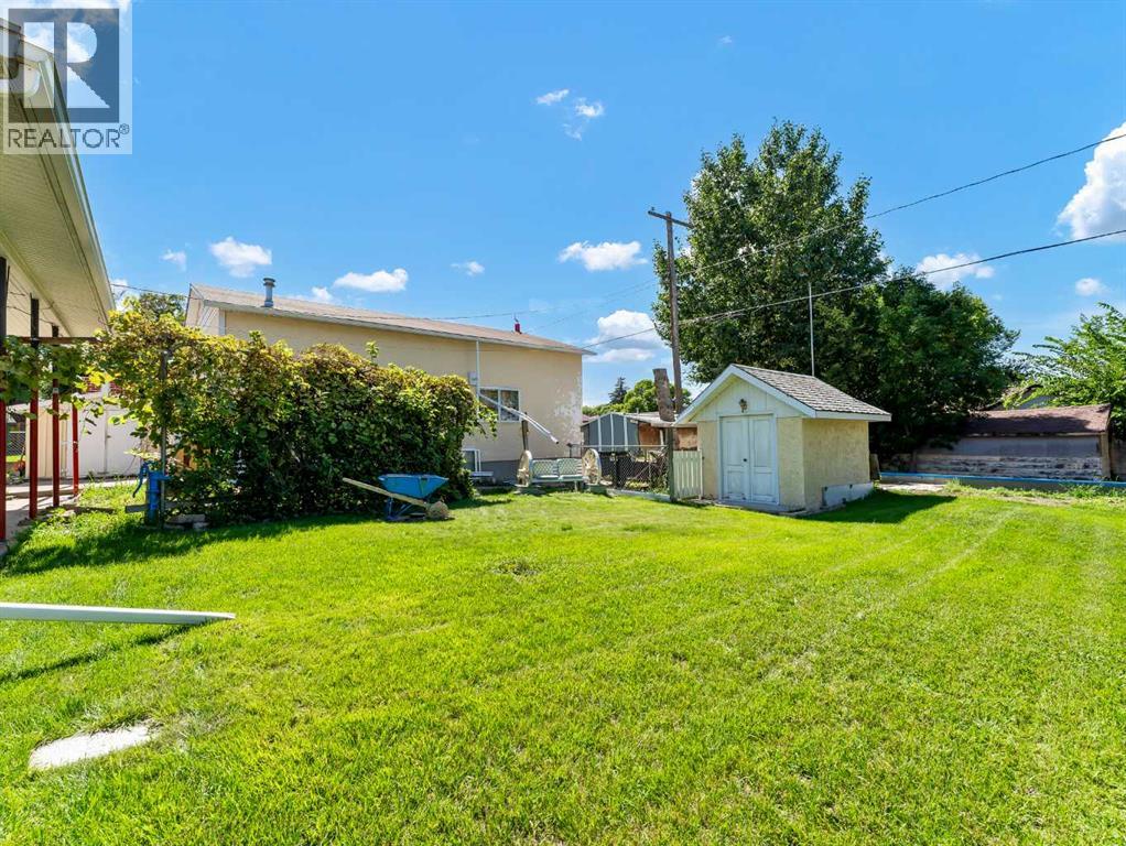 Property at 1702 15 Avenue SE image 4