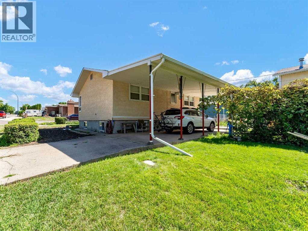 Property at 1702 15 Avenue SE image 3