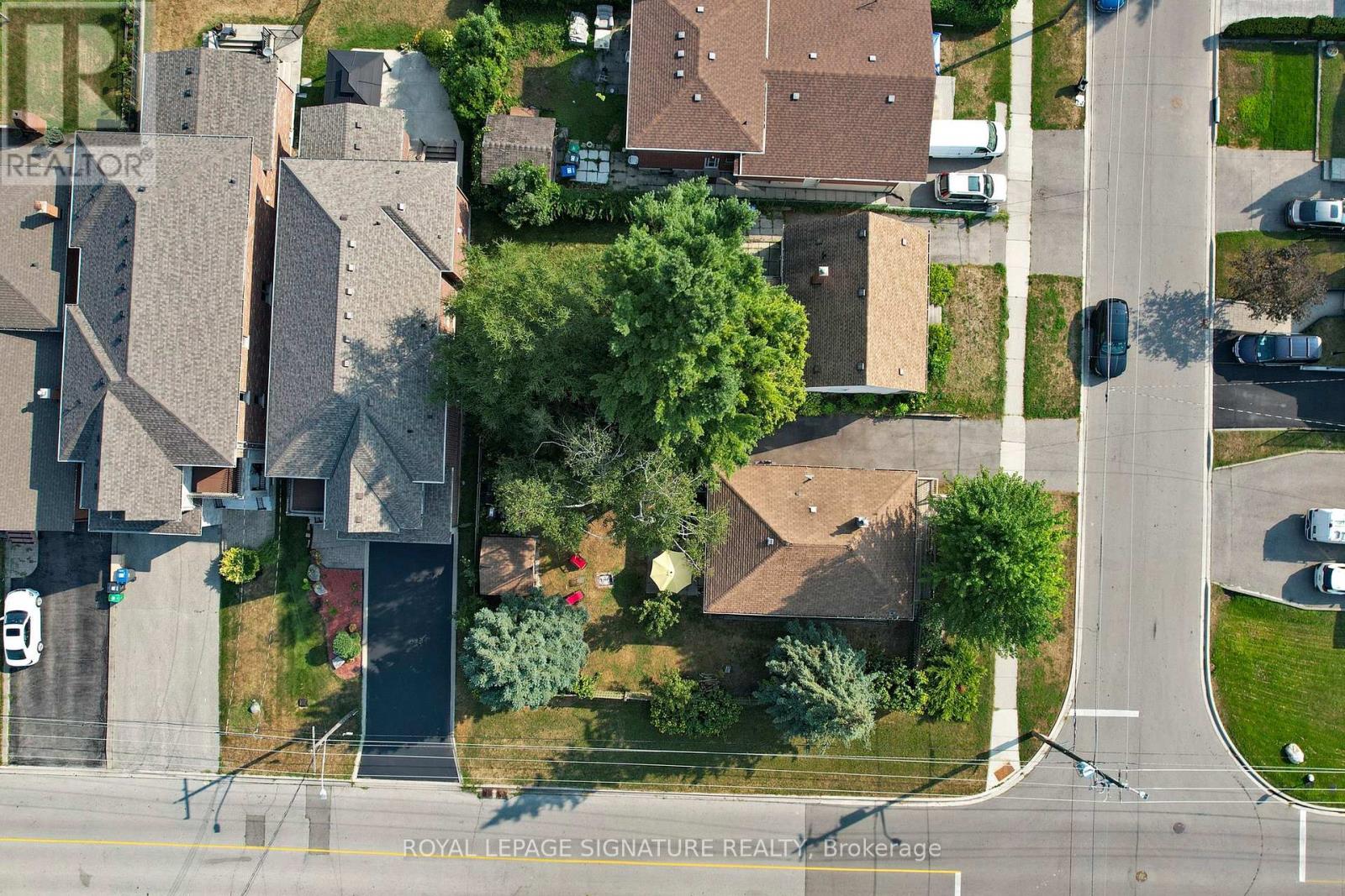 Property at 871 TENTH STREET image 2