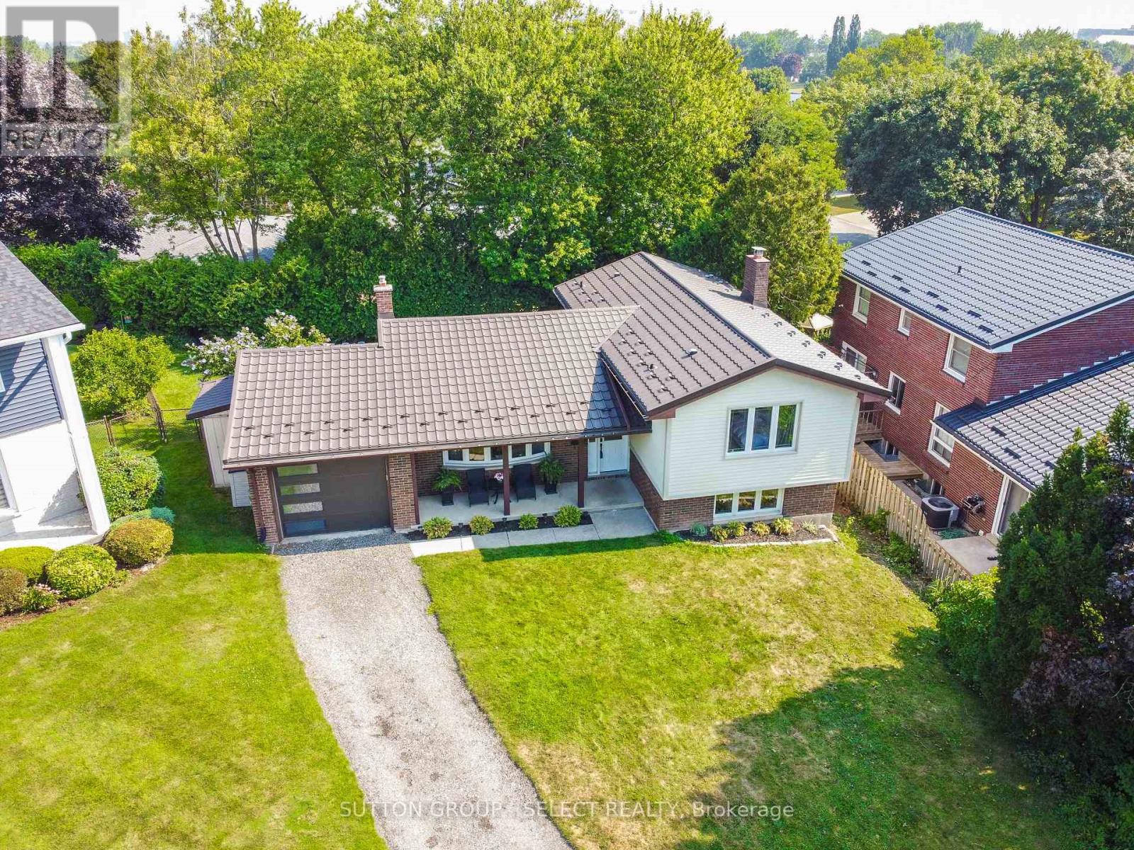 110 Compton Court, London South, Ontario  N6C 4G3 - Photo 1 - X12346034