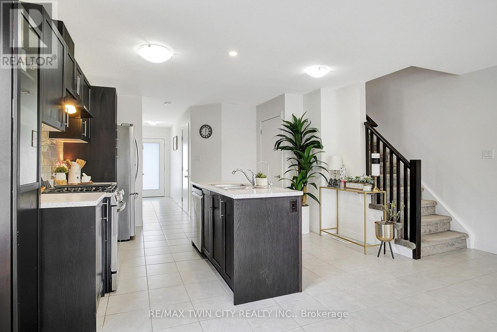 111 Pony Drive, Kitchener, Ontario  N2R 0R8 - Photo 11 - X12346006
