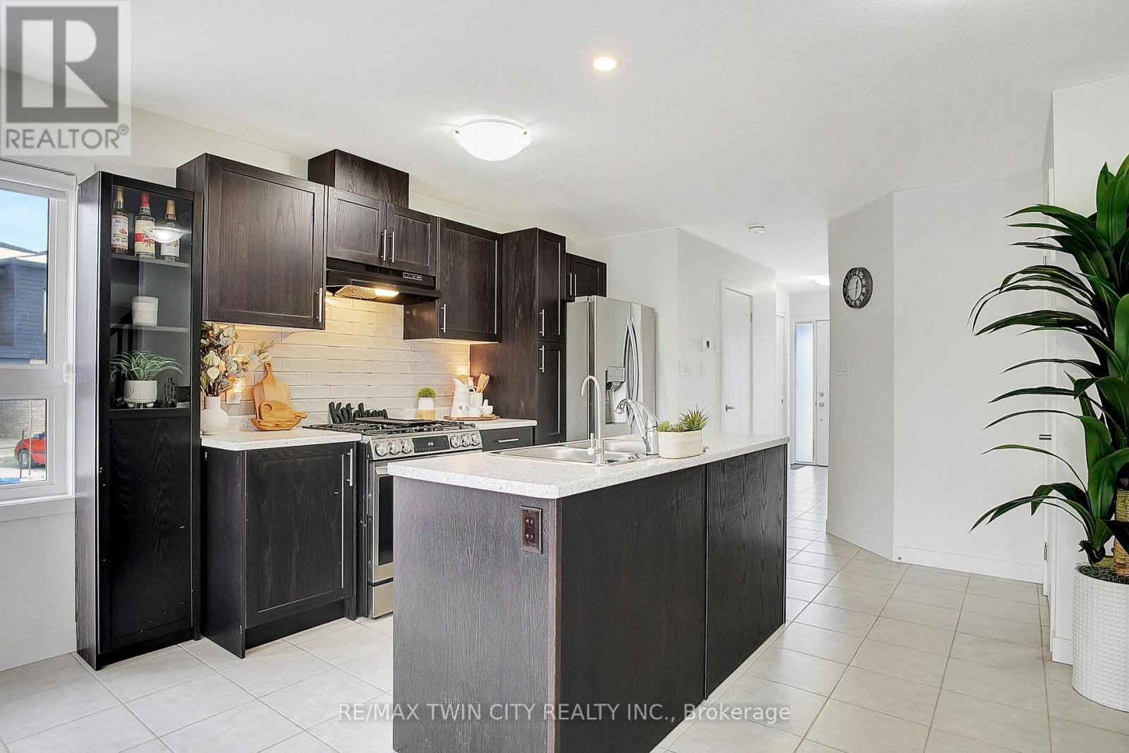 111 Pony Drive, Kitchener, Ontario  N2R 0R8 - Photo 12 - X12346006