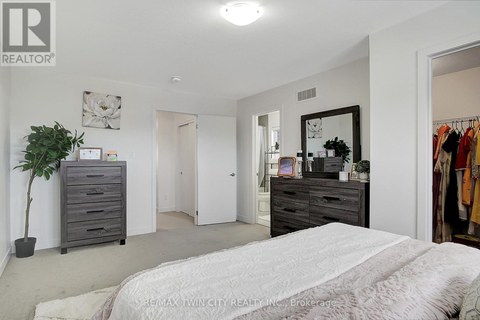 111 Pony Drive, Kitchener, Ontario  N2R 0R8 - Photo 22 - X12346006