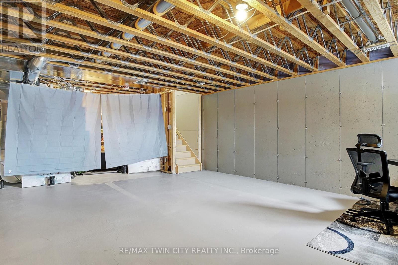 111 Pony Drive, Kitchener, Ontario  N2R 0R8 - Photo 32 - X12346006