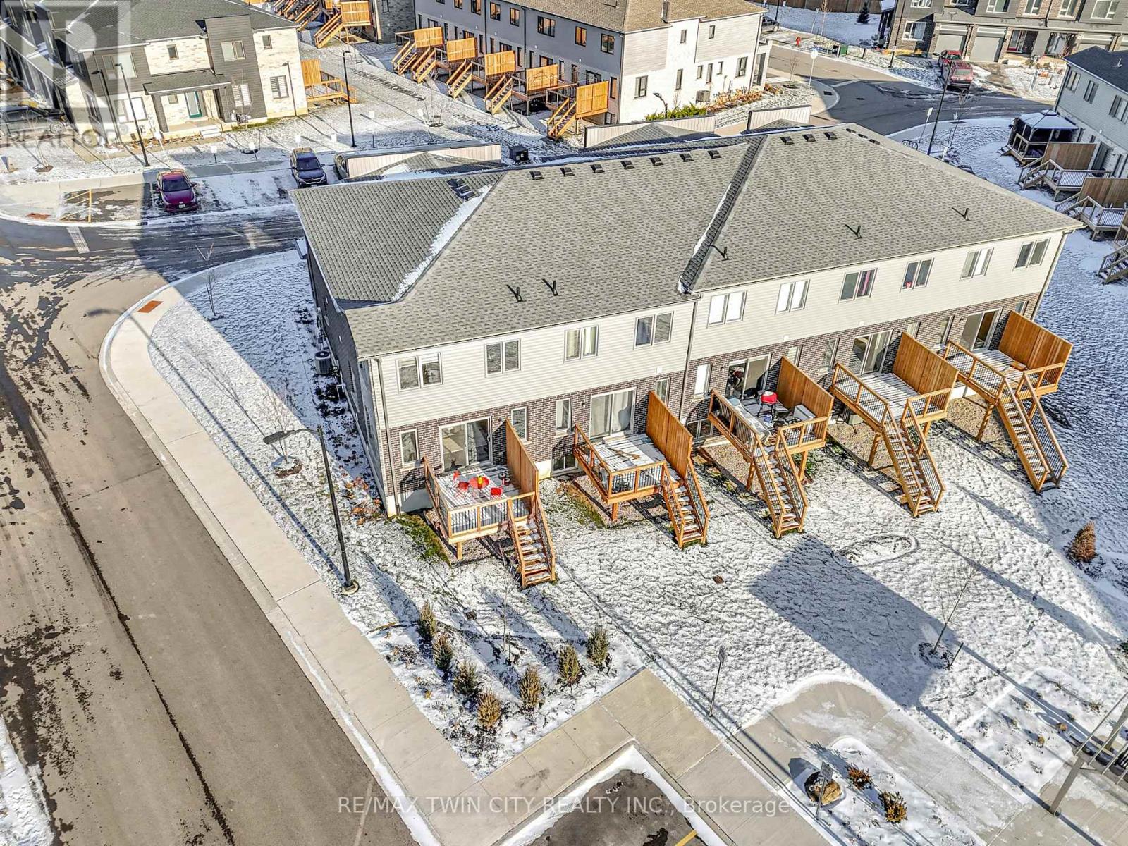 111 Pony Drive, Kitchener, Ontario  N2R 0R8 - Photo 47 - X12346006