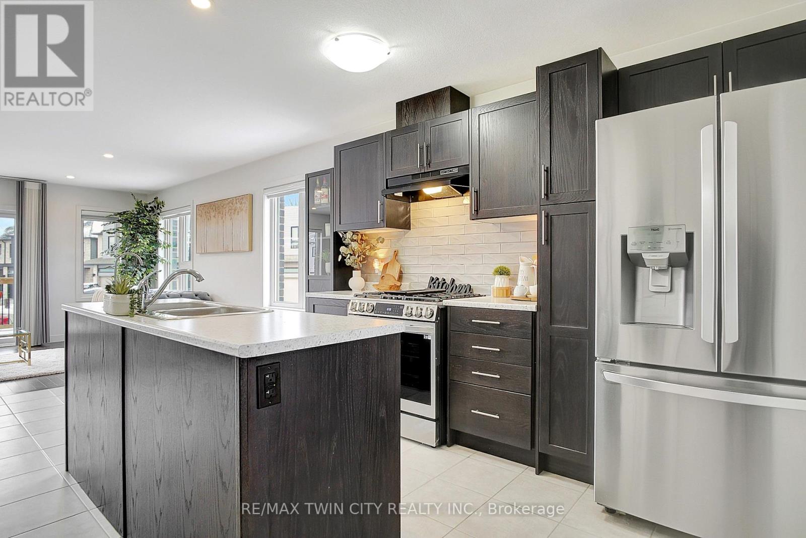 111 Pony Drive, Kitchener, Ontario  N2R 0R8 - Photo 8 - X12346006