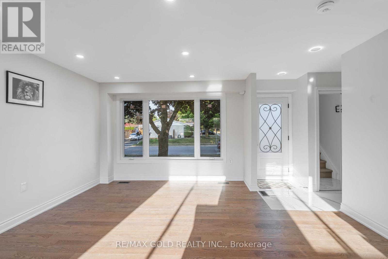 Property at 316 ADMIRAL DRIVE image 3