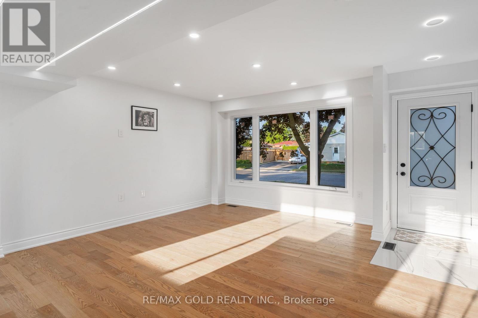 Property at 316 ADMIRAL DRIVE image 4
