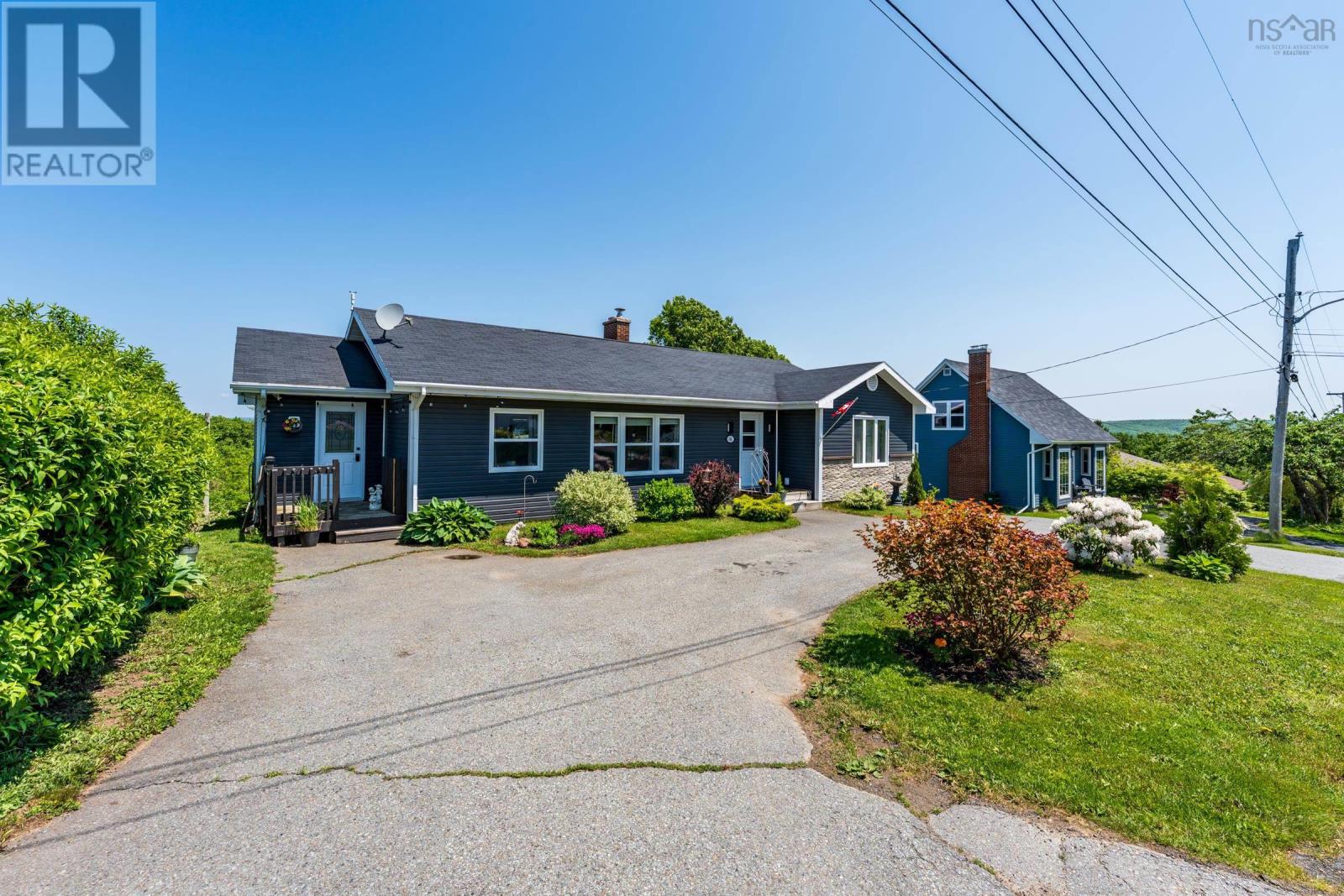 94 King Street, Digby, Nova Scotia  B0V 1A0 - Photo 1 - 202520355