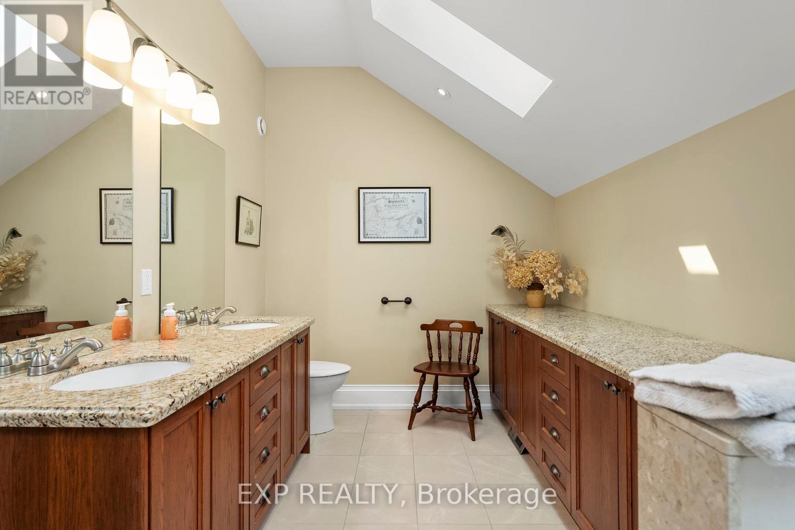 22 Blue Heron Drive, Georgina (Virginia), Ontario  L0E 1N0 - Photo 32 - N12343582