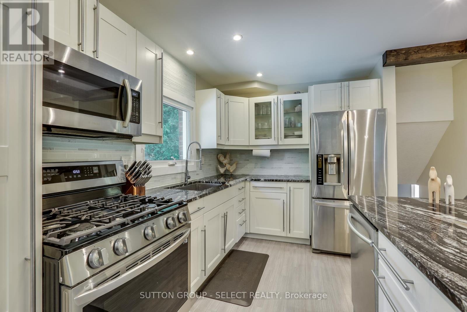 110 Compton Court, London South, Ontario  N6C 4G3 - Photo 17 - X12346034