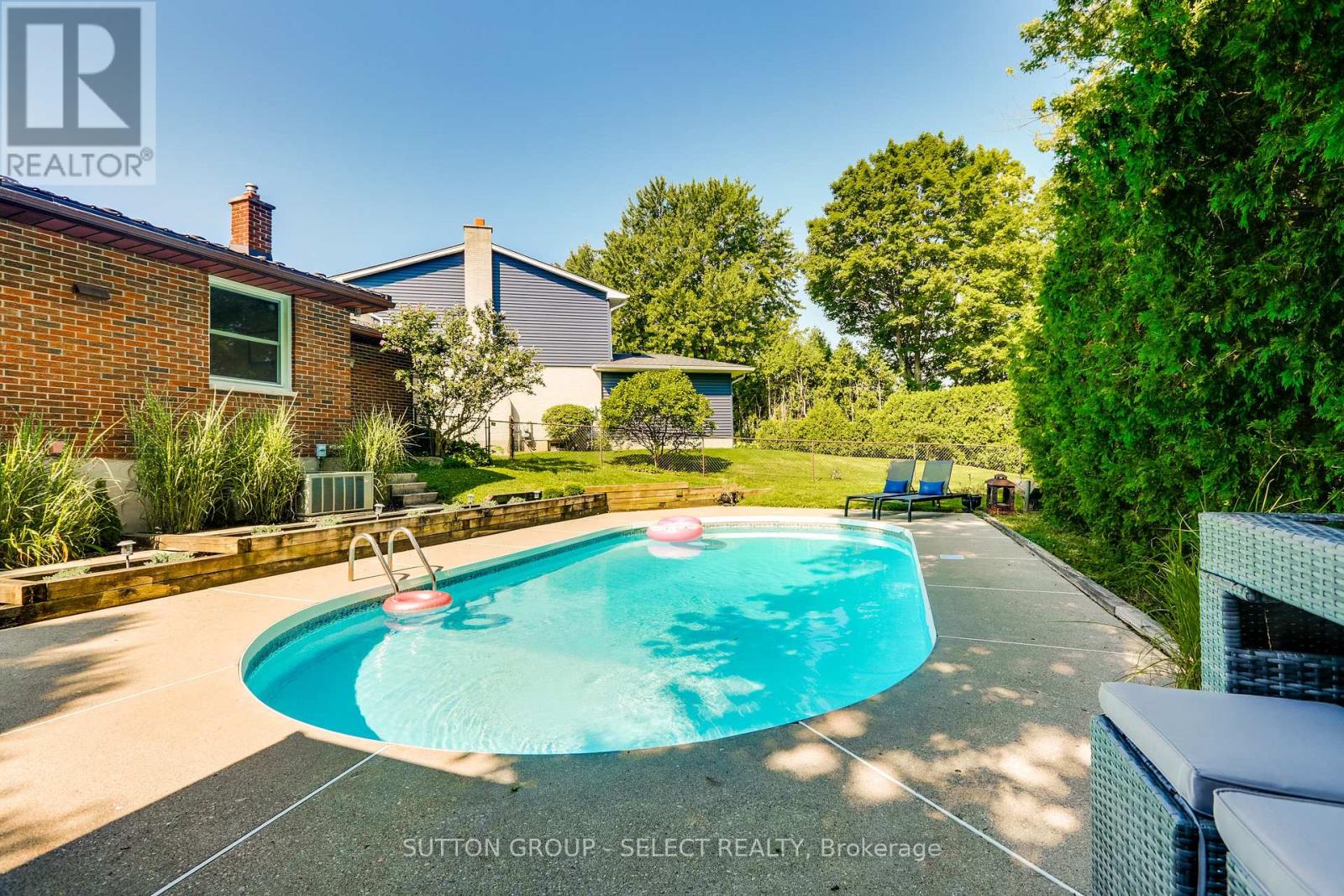 110 Compton Court, London South, Ontario  N6C 4G3 - Photo 40 - X12346034