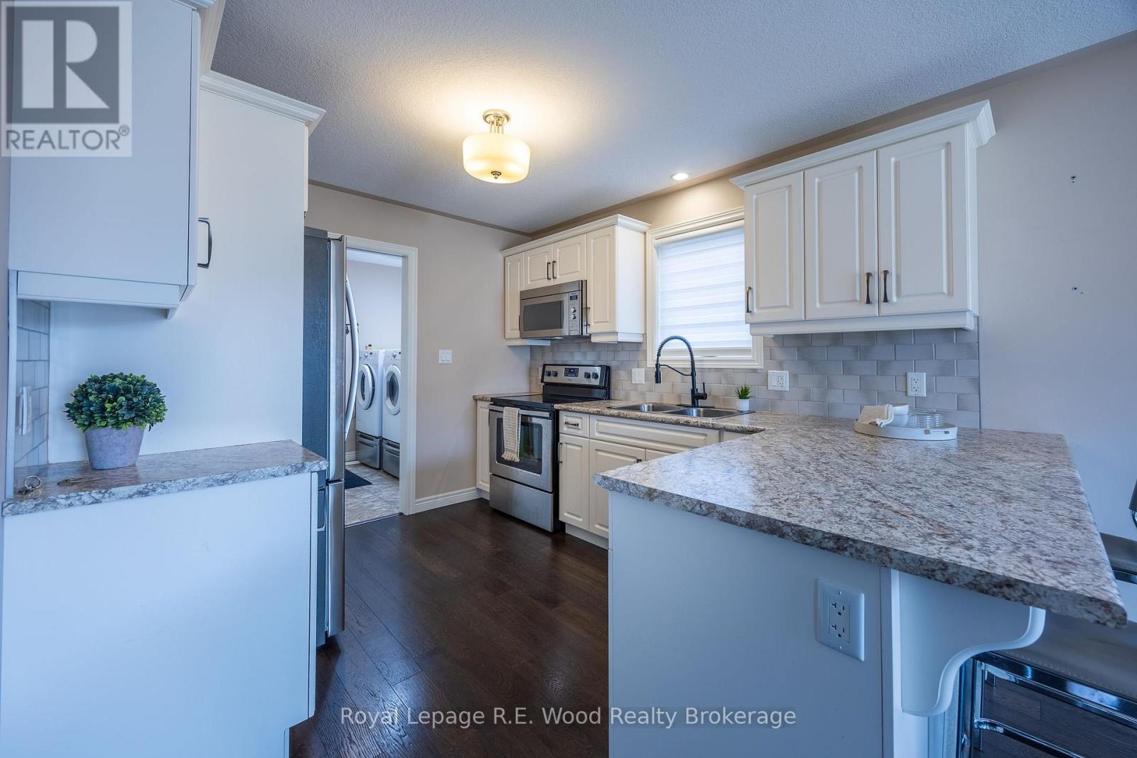 42 Hogarth Drive, Tillsonburg, Ontario  N4G 0C3 - Photo 15 - X12346049