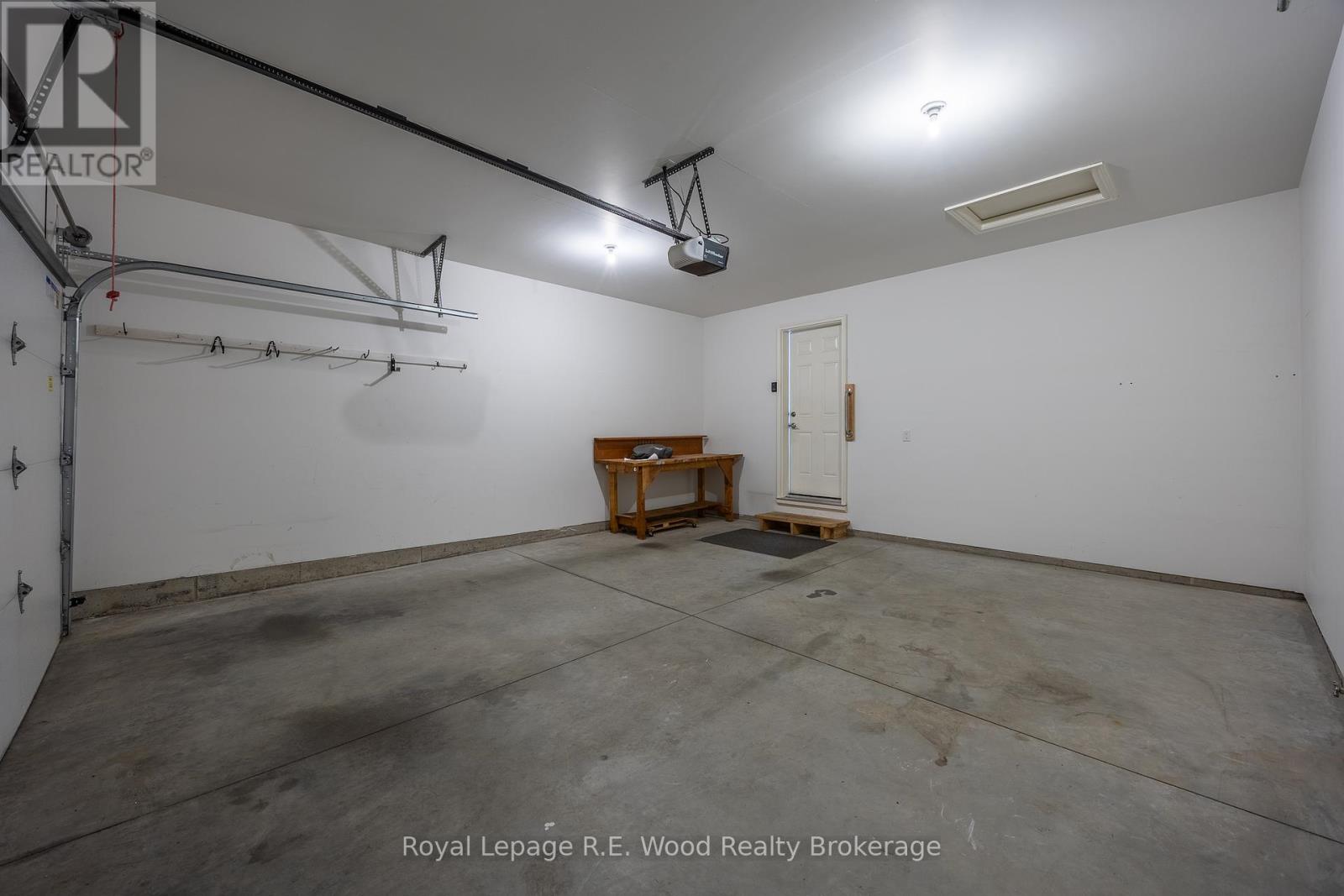 42 Hogarth Drive, Tillsonburg, Ontario  N4G 0C3 - Photo 19 - X12346049