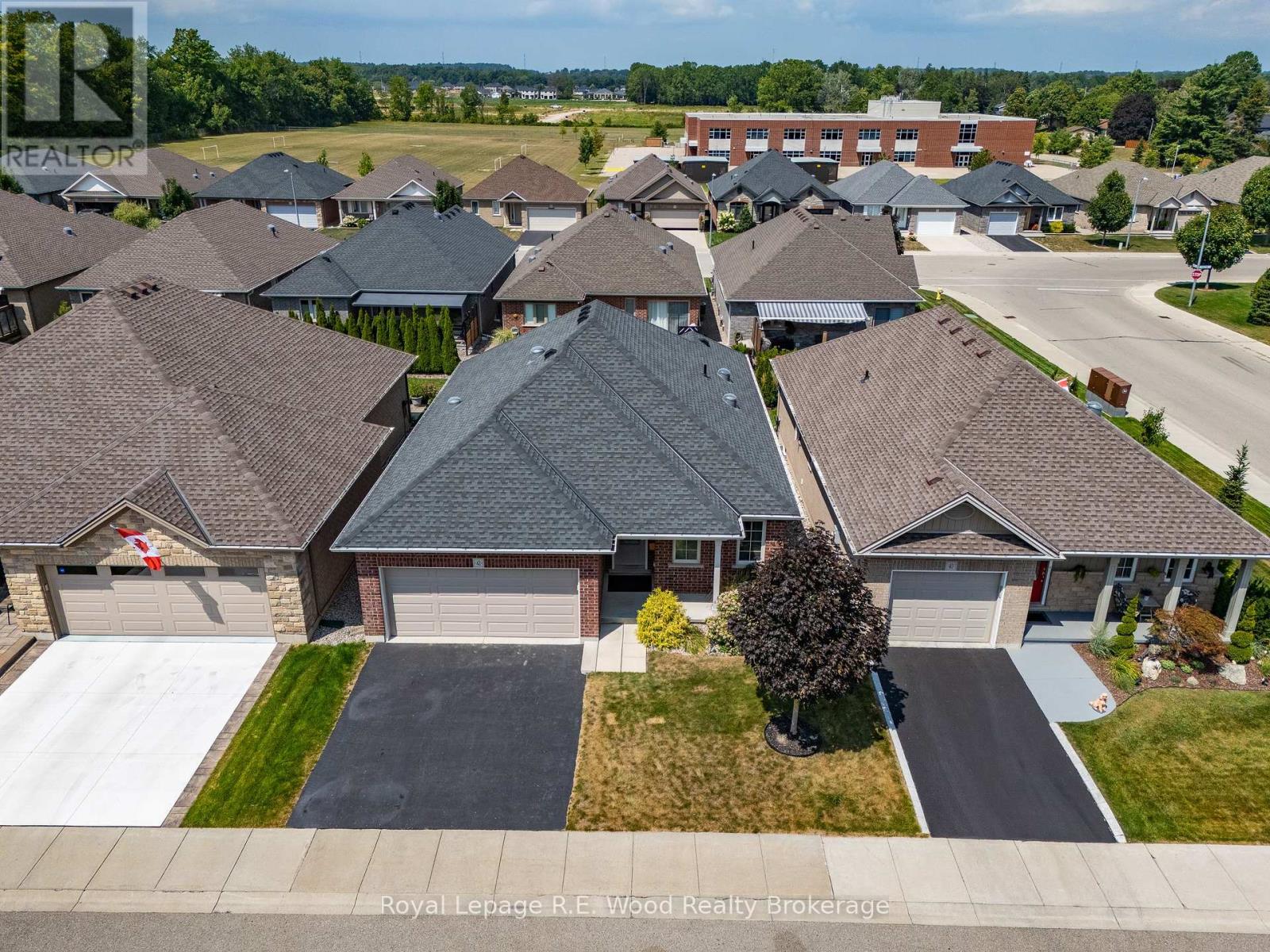42 Hogarth Drive, Tillsonburg, Ontario  N4G 0C3 - Photo 24 - X12346049