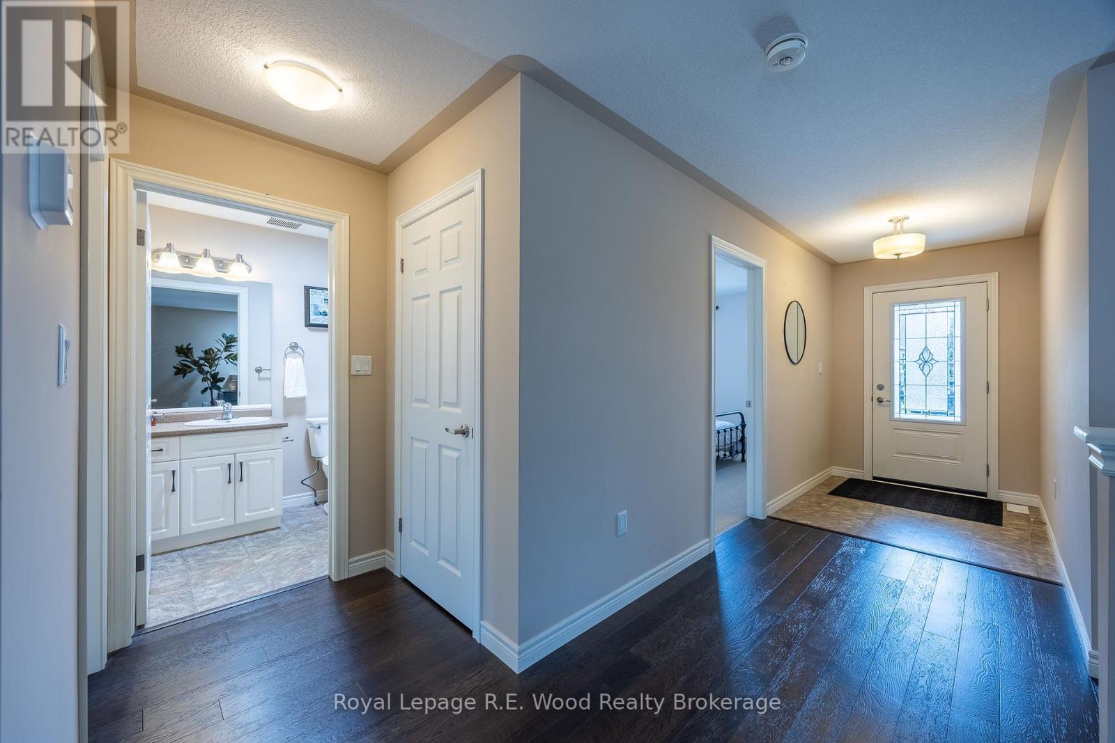 42 Hogarth Drive, Tillsonburg, Ontario  N4G 0C3 - Photo 3 - X12346049