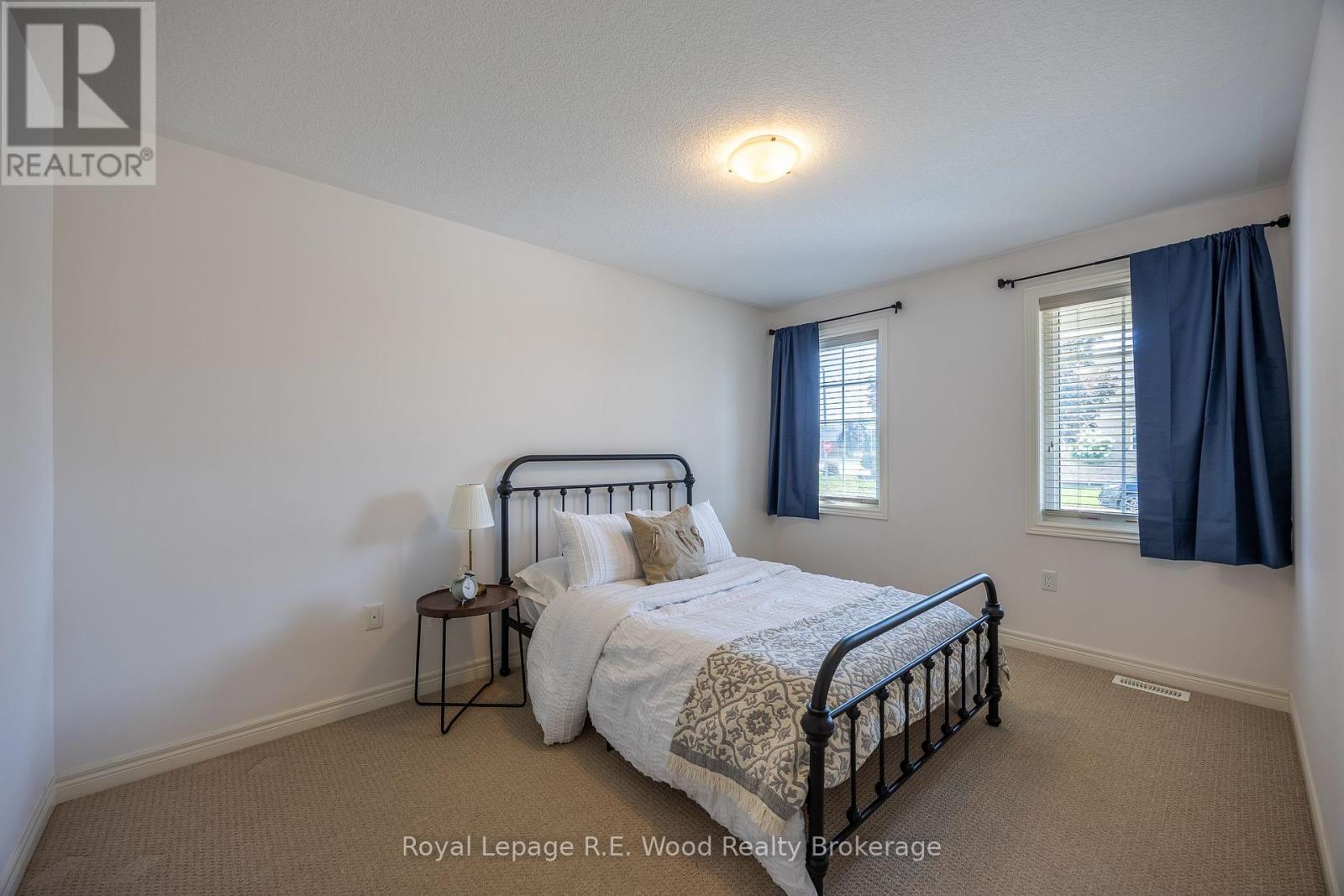 42 Hogarth Drive, Tillsonburg, Ontario  N4G 0C3 - Photo 4 - X12346049
