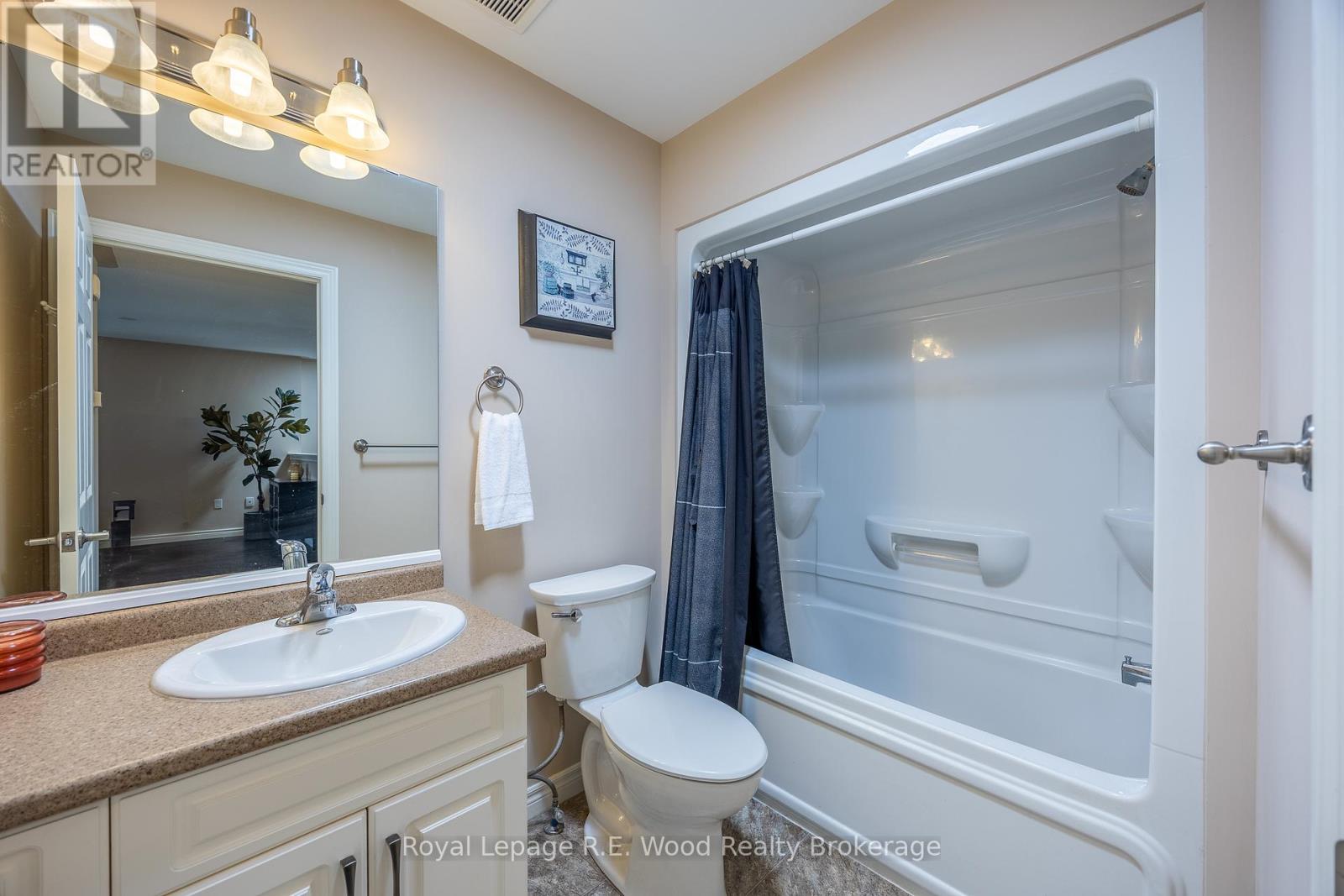 42 Hogarth Drive, Tillsonburg, Ontario  N4G 0C3 - Photo 6 - X12346049