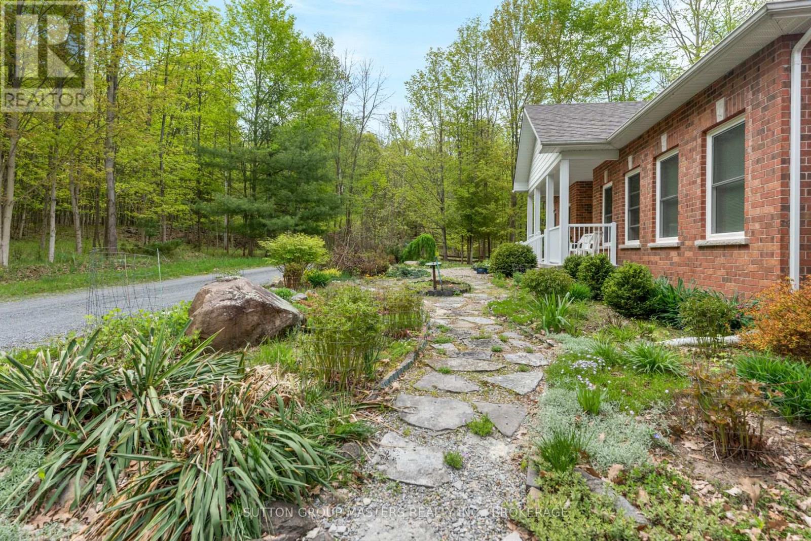 1023 Big Ben Lane, Frontenac (Frontenac South), Ontario  K0H 2T0 - Photo 2 - X12346098